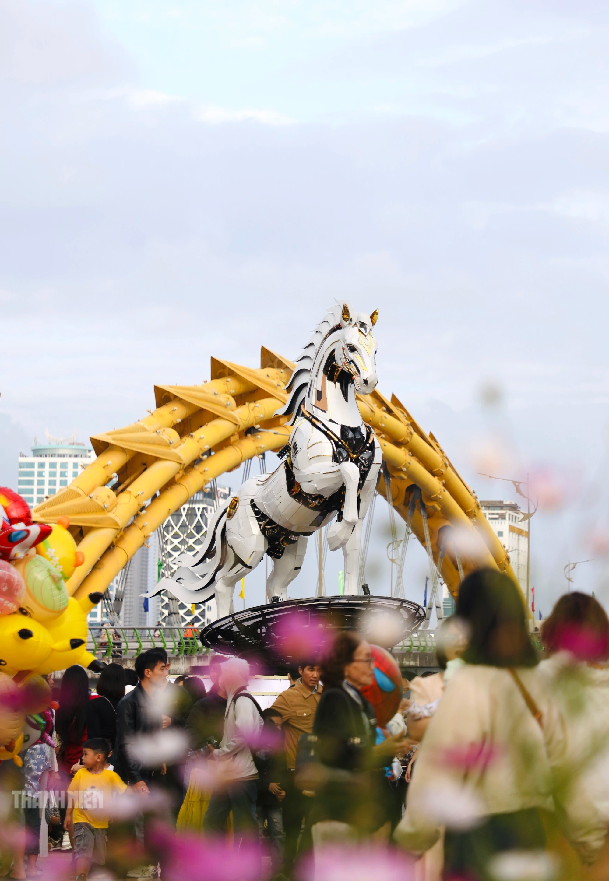 Linh vật ngựa Kim M&atilde; 4 . 0 Thu h&uacute;t du kh&aacute;ch tại Đ&agrave; Nẵng dịp Tết B&iacute;nh Ngọ 2026 - Ảnh 1.
