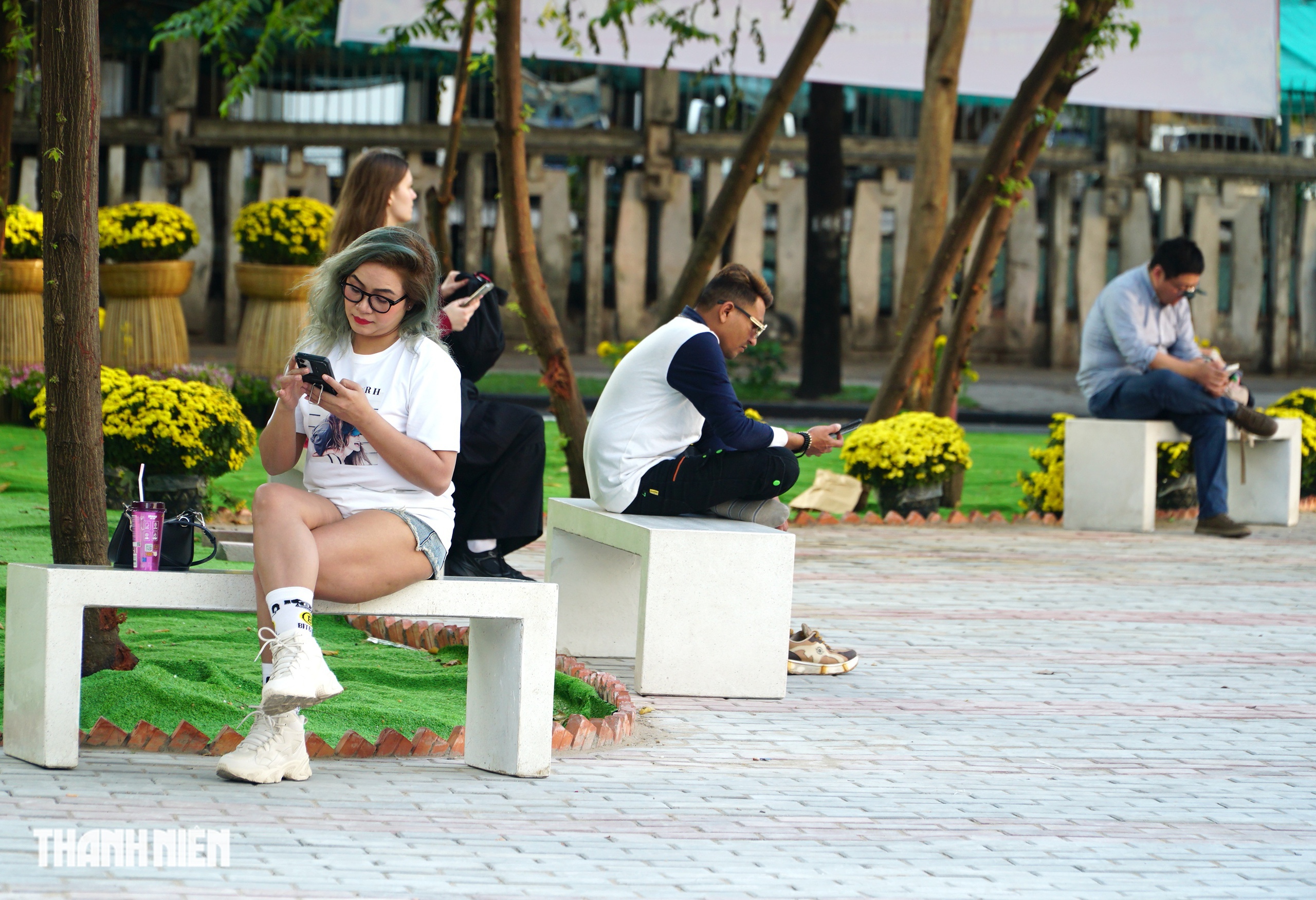 Cận cảnh cầu cảng trên sông Sài Gòn được chỉnh trang thành điểm check-in trong tết - Ảnh 10.