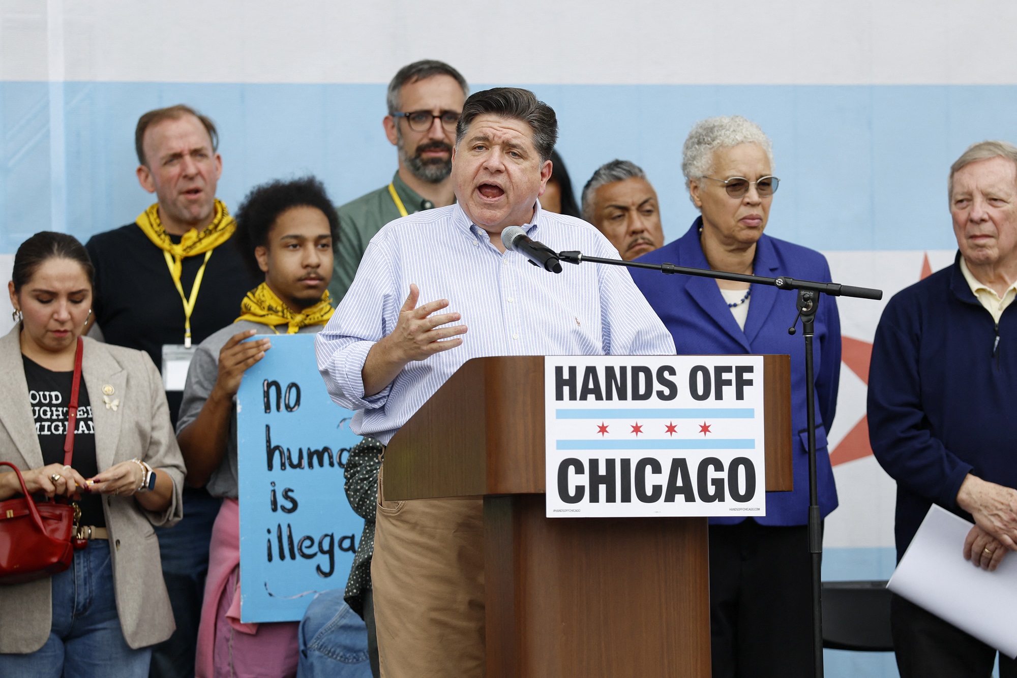 Bang Illinois yêu cầu ông Trump hoàn trả 9 tỉ USD tiền thuế cho dân sau phán quyết của tòa- Ảnh 1.