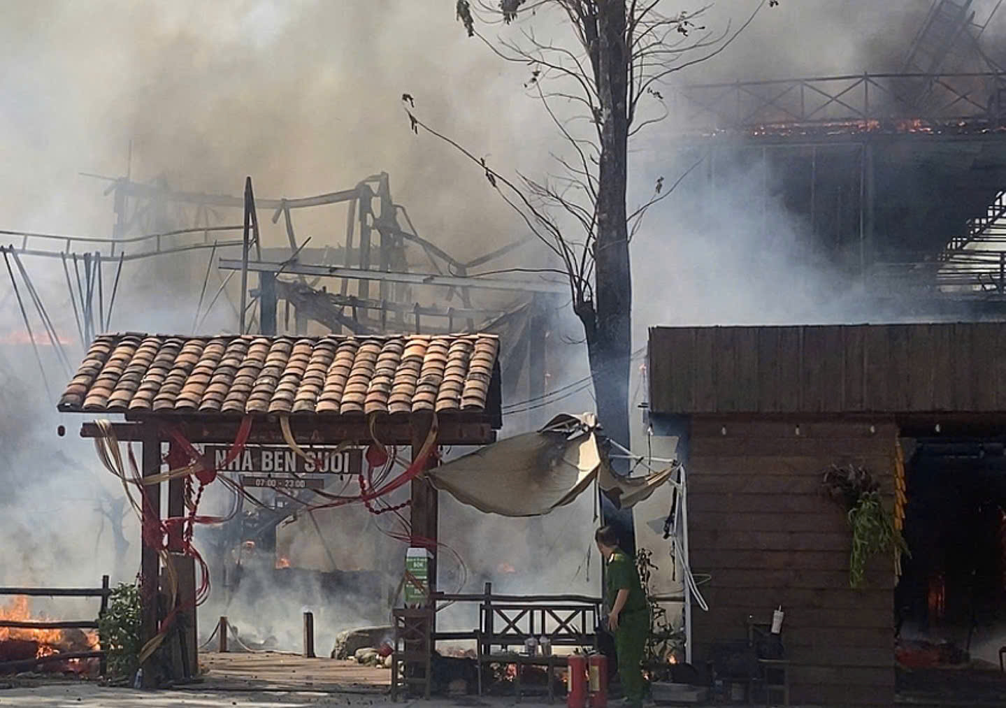 Liên tiếp cháy cơ sở kinh doanh, Công an TP.HCM cảnh báo khẩn sau tết- Ảnh 2.