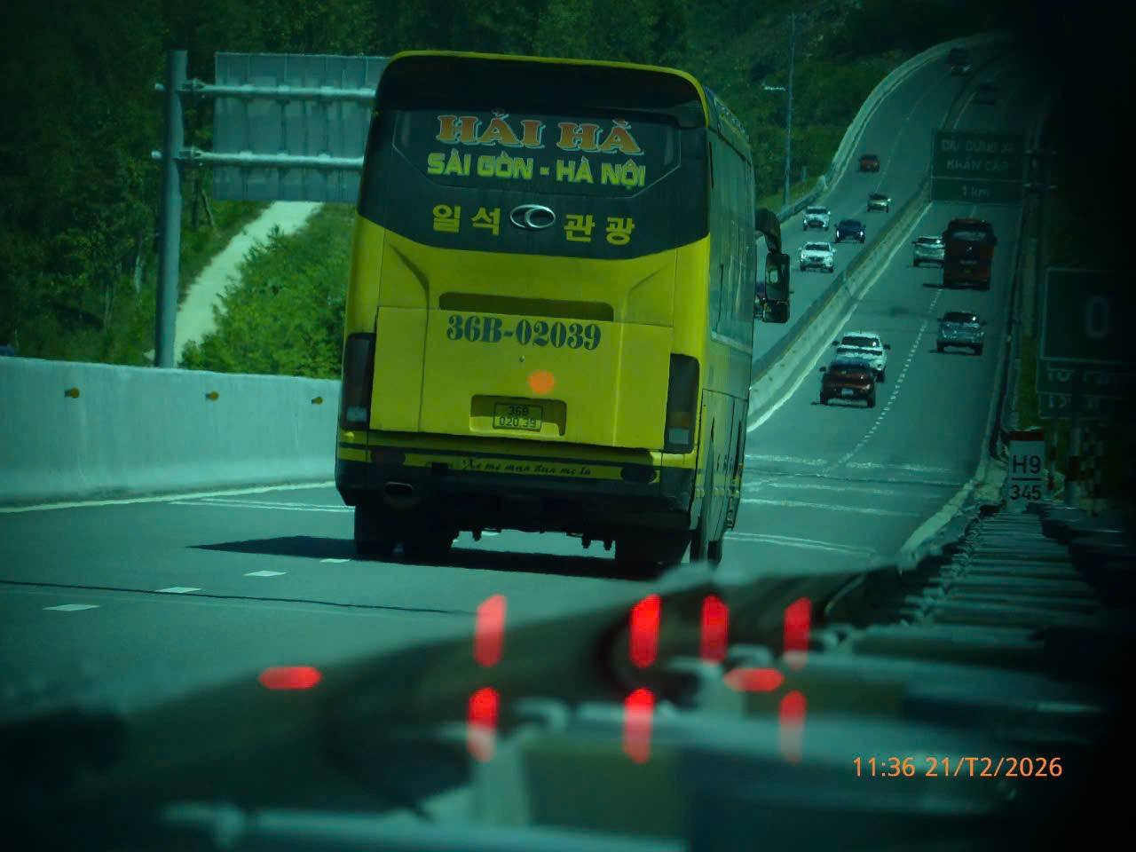 Cao điểm sau tết: 1 ngày, xử lý 52 xe chạy quá tốc độ trên cao tốc - Ảnh 1. Cao điểm sau tết: 1 ngày, xử lý 52 xe chạy quá tốc độ trên cao tốc - Ảnh 1.