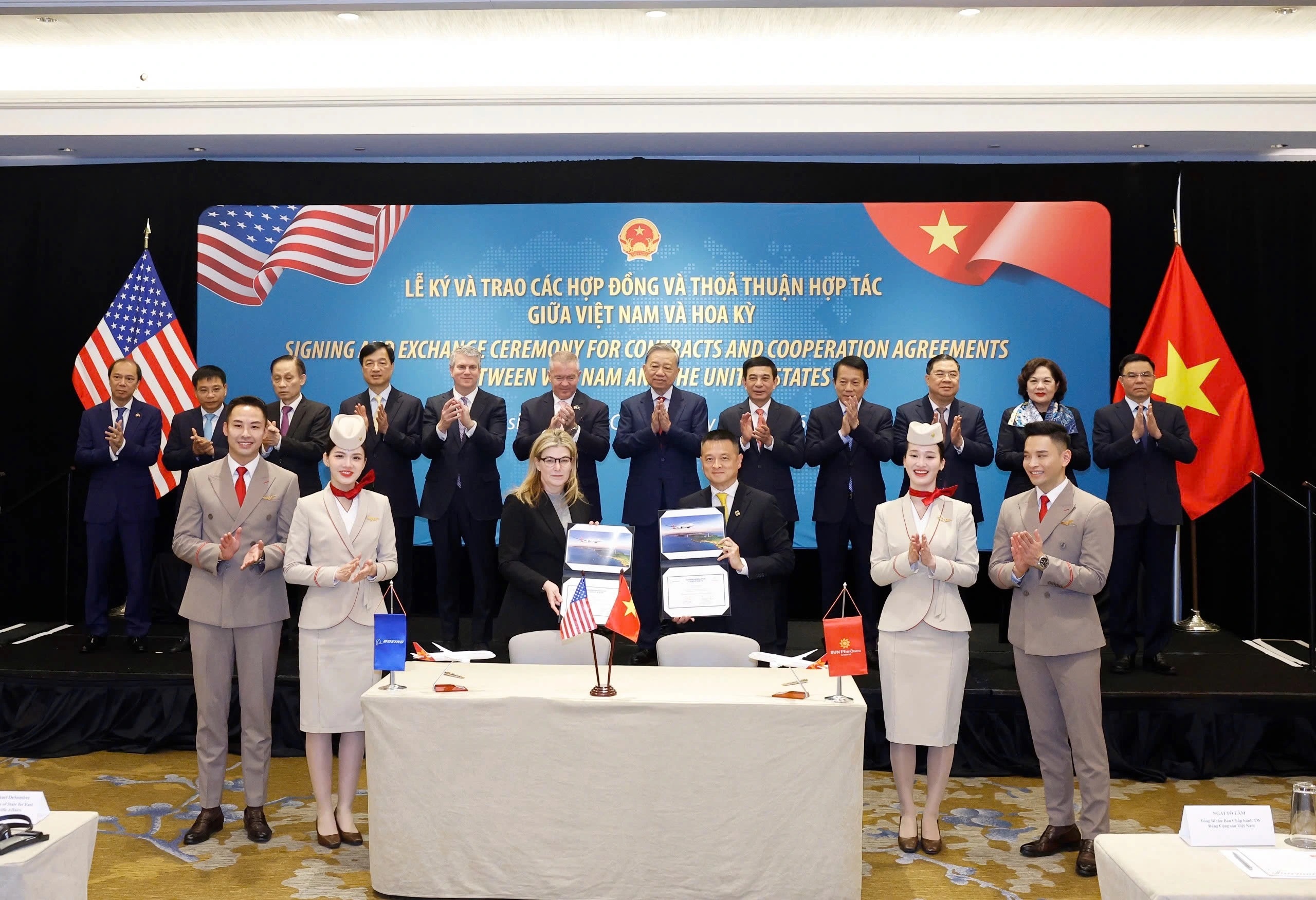 Khai xuân với những thương vụ tỉ USD- Ảnh 1. Khai xuân với những thương vụ tỉ USD- Ảnh 1.