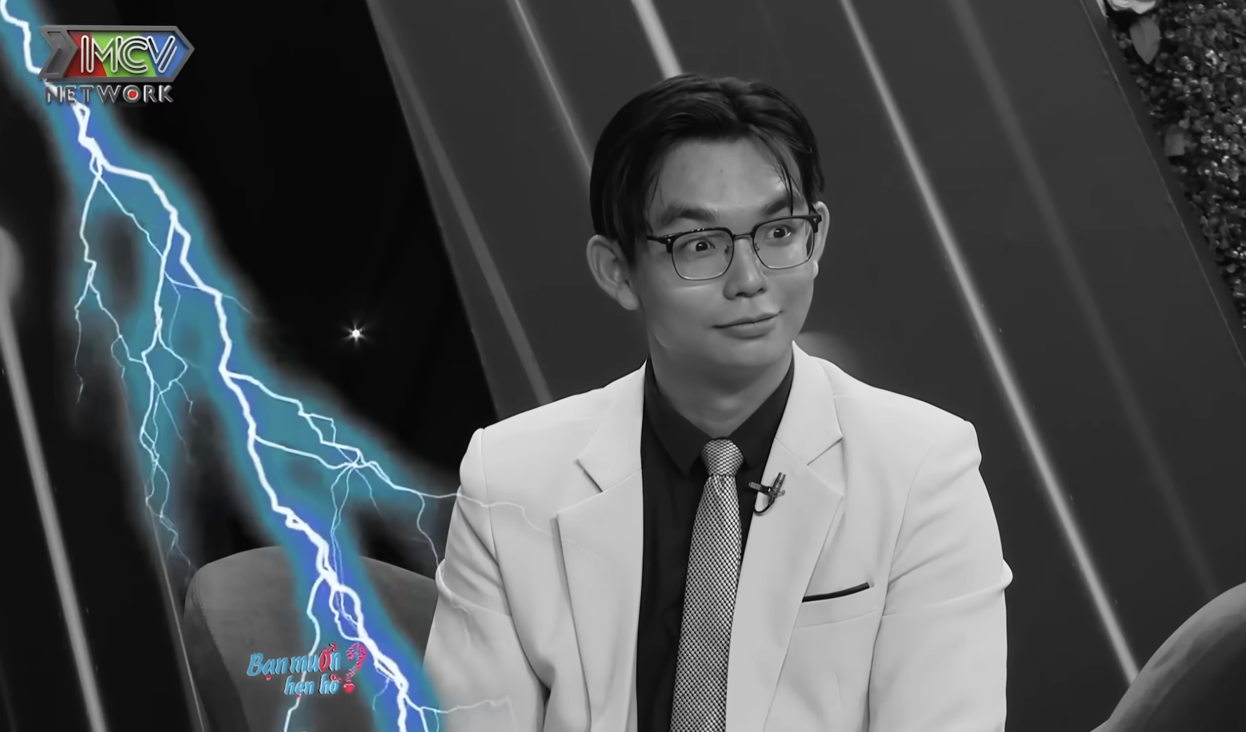 Quyền Linh ngỡ ngàng khi chàng kỹ sư bị người nhà 'bóc phốt' trên show hẹn hò - Ảnh 3.