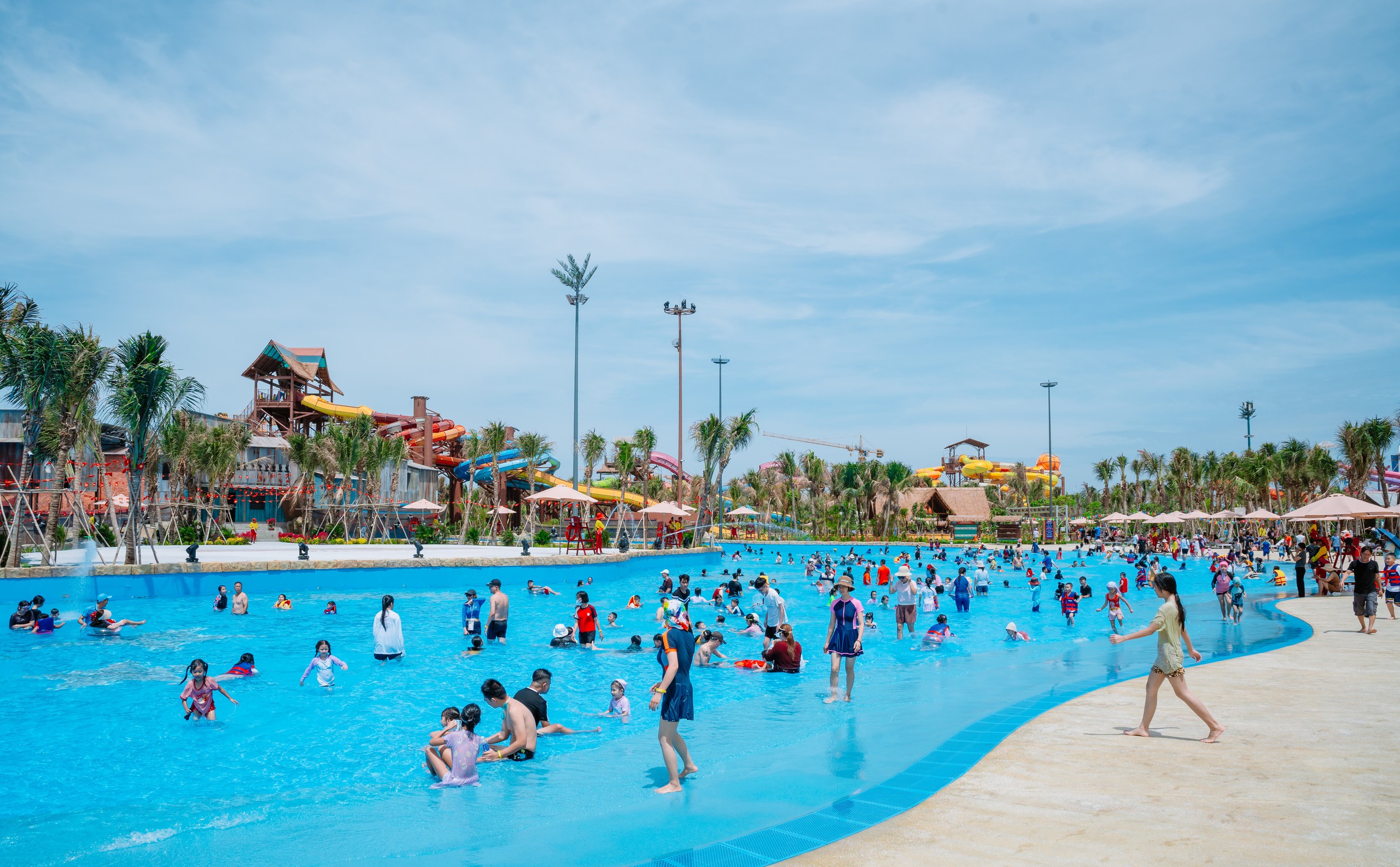 Những kỷ lục vô tiền khoáng hậu của du lịch Việt trong kỳ tết lịch sử 2026- Ảnh 11. Những kỷ lục vô tiền khoáng hậu của du lịch Việt trong kỳ tết lịch sử 2026- Ảnh 11.