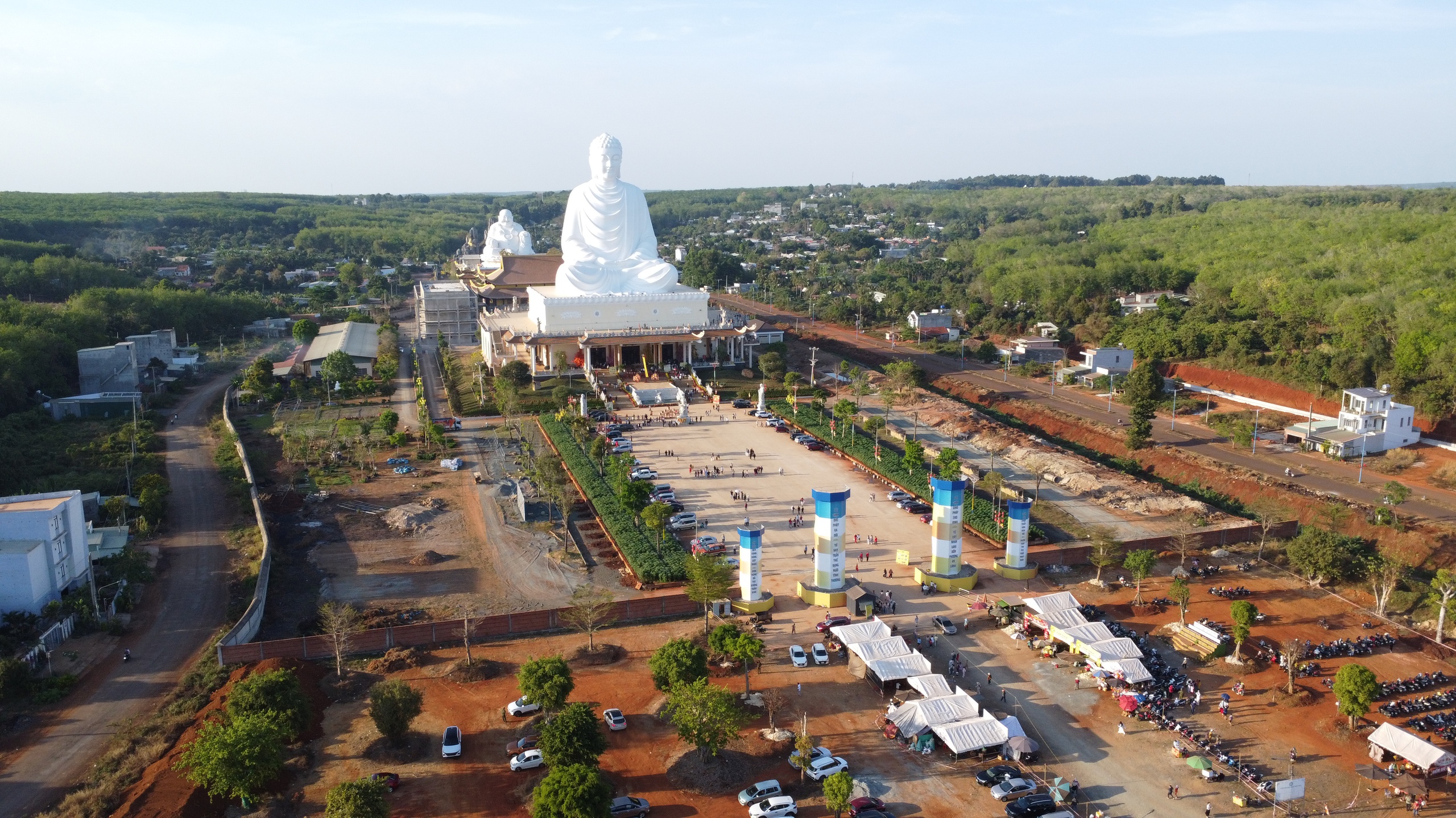 Du Xuân ngôi chùa có tượng Đức Phật Thích Ca tọa thiền cao nhất Đông Nam Á - Ảnh 2.