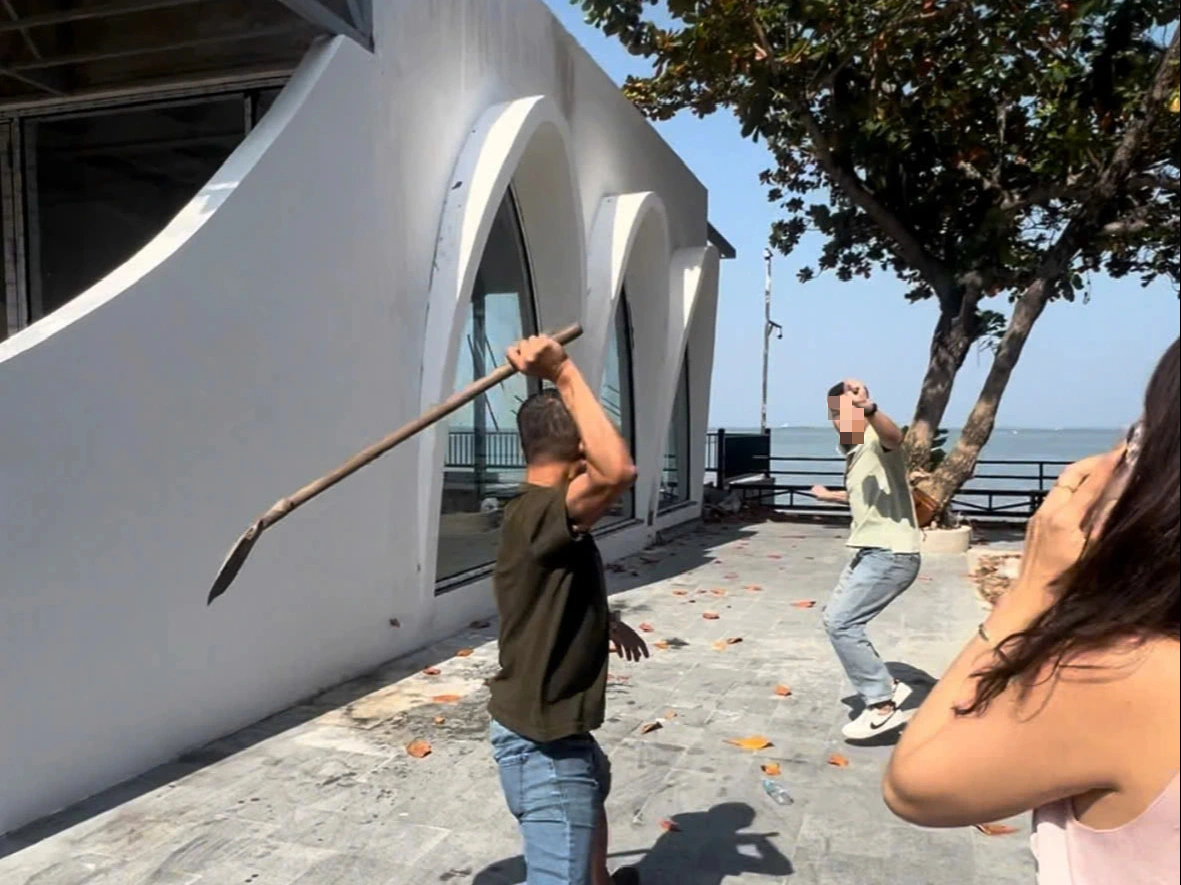 Điều tra vụ người của quán cơm ở Vũng Tàu dùng xẻng đuổi đánh du khách- Ảnh 1.