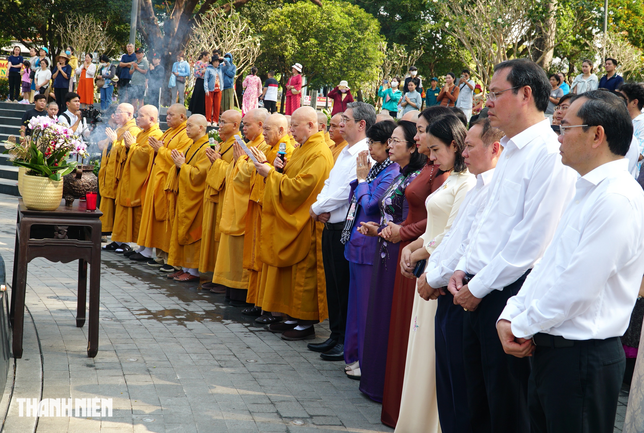 Mùng 6 tết, tổ chức cầu siêu cho nạn nhân Covid-19 tại công viên Lý Thái Tổ - Ảnh 2.