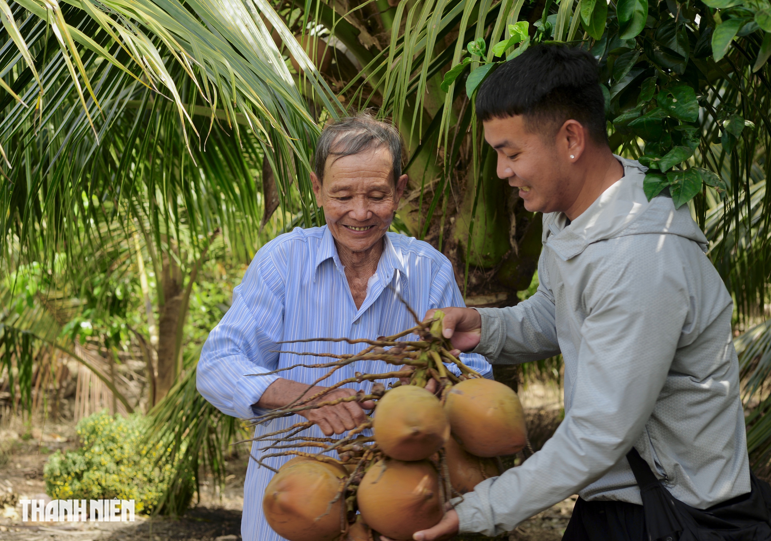 Lời hẹn xu&acirc;n sau 'mong b&agrave; con kh&aacute; hơn' của những YouTuber giải cứu hoa tết  - Ảnh 4.