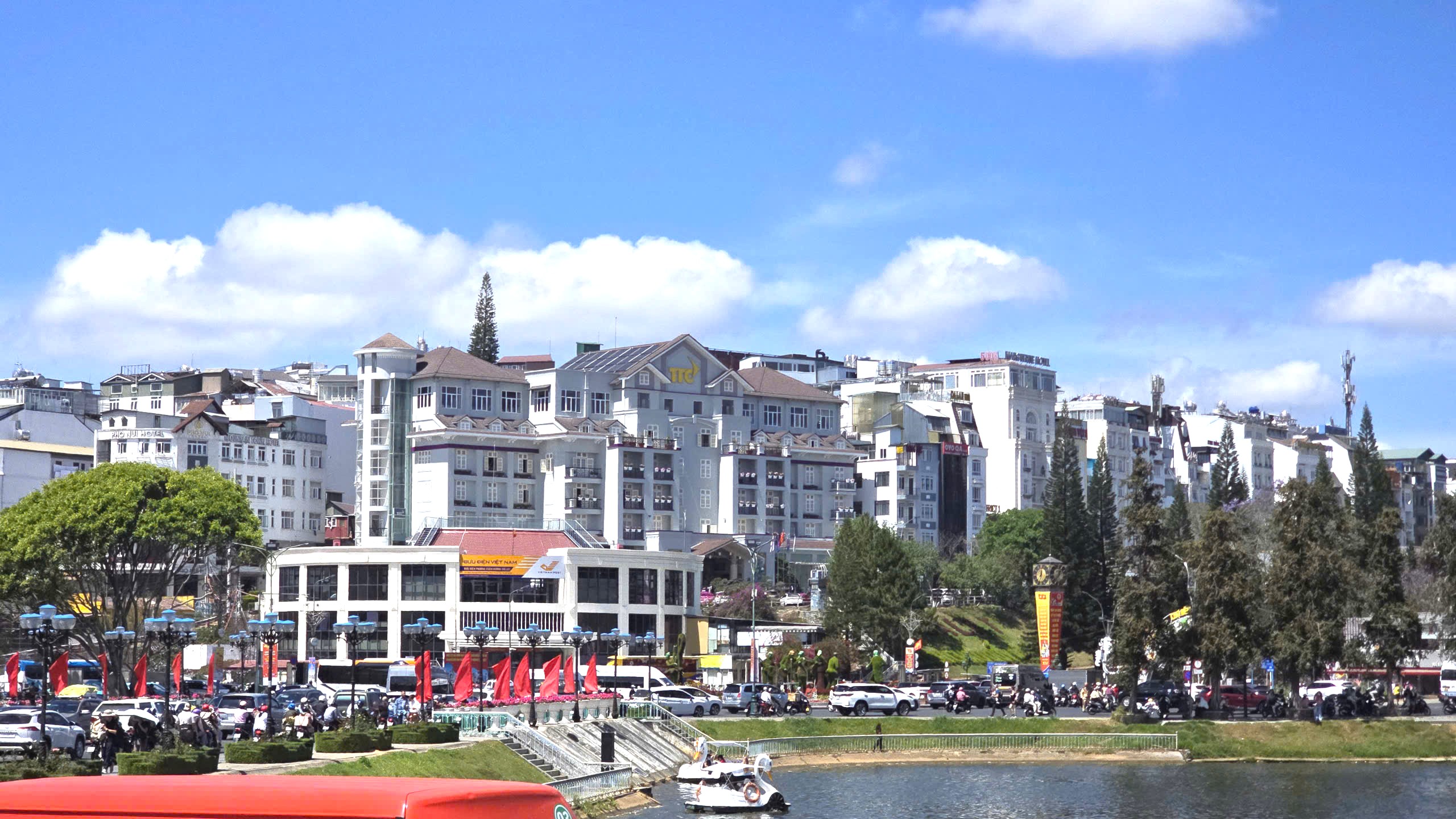 Du lịch Lâm Đồng, Khánh Hòa bội thu dịp Tết Bính Ngọ 2026- Ảnh 1.