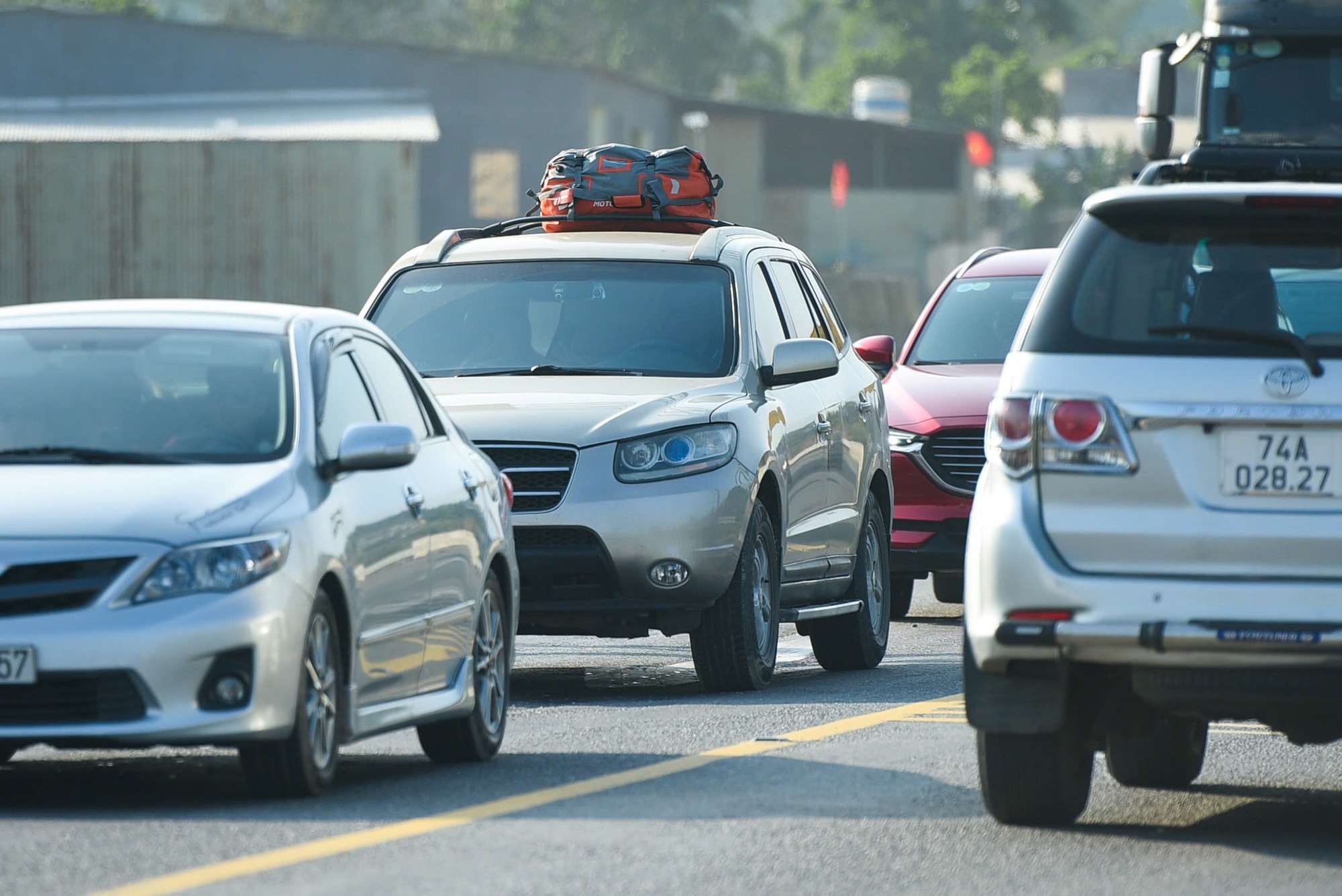 Trở lại miền Nam sau Tết, nhiều tài xế 'mắc kẹt' ở cửa ngõ Đà Nẵng- Ảnh 6. Trở lại miền Nam sau Tết, nhiều tài xế 'mắc kẹt' ở cửa ngõ Đà Nẵng- Ảnh 6.