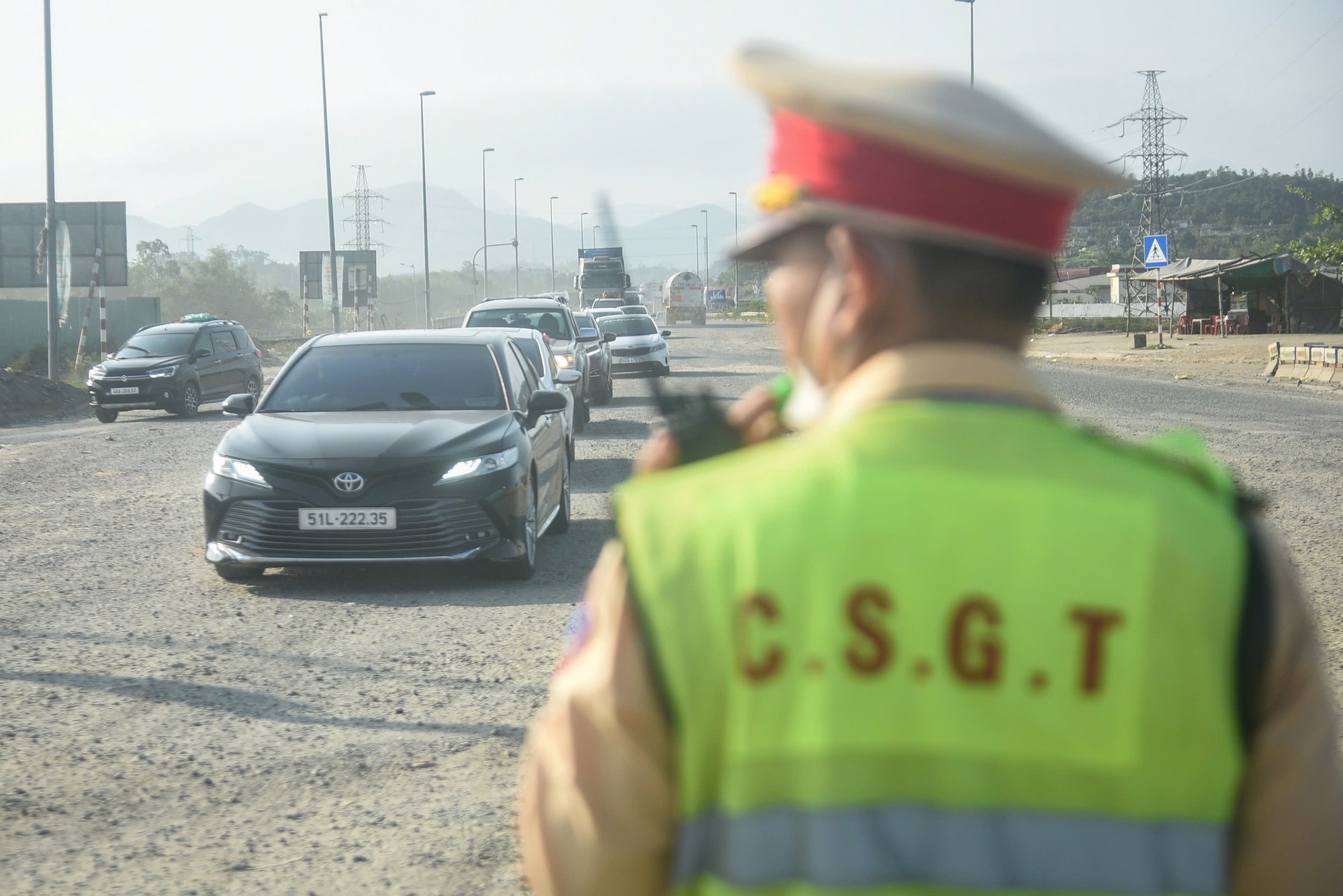 Trở lại miền Nam sau Tết, nhiều tài xế 'mắc kẹt' ở cửa ngõ Đà Nẵng- Ảnh 5. Trở lại miền Nam sau Tết, nhiều tài xế 'mắc kẹt' ở cửa ngõ Đà Nẵng- Ảnh 5.