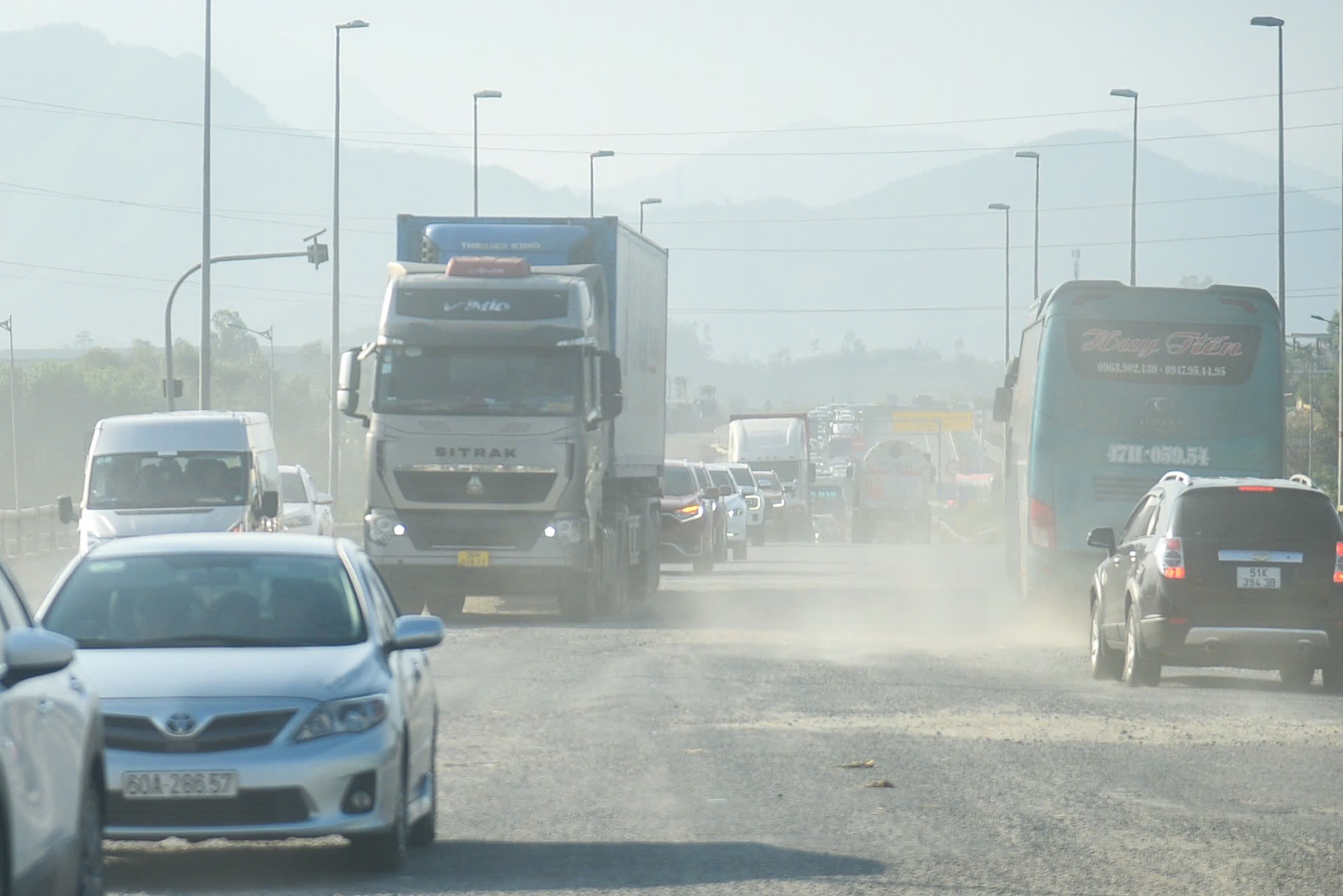 Trở lại miền Nam sau Tết, nhiều tài xế 'mắc kẹt' ở cửa ngõ Đà Nẵng- Ảnh 7. Trở lại miền Nam sau Tết, nhiều tài xế 'mắc kẹt' ở cửa ngõ Đà Nẵng- Ảnh 7.