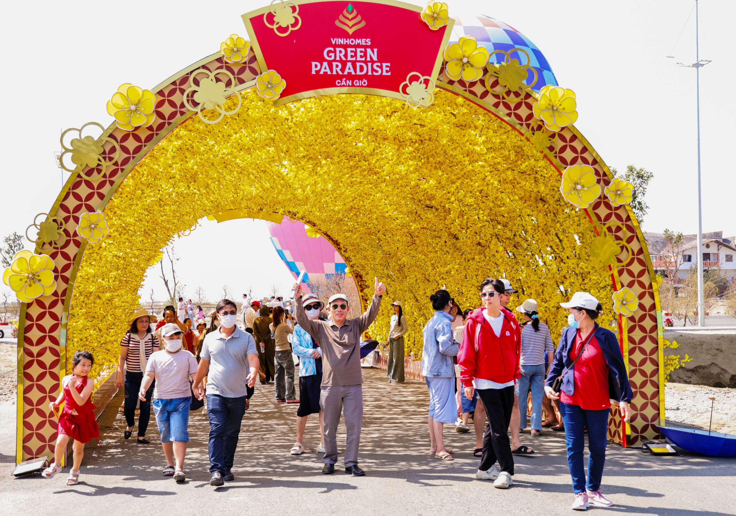 Cần Giờ đông nghịt khách mùng 5-6 tết, trò chơi dân gian tấp nập- Ảnh 15. Cần Giờ đông nghịt khách mùng 5-6 tết, trò chơi dân gian tấp nập- Ảnh 15.