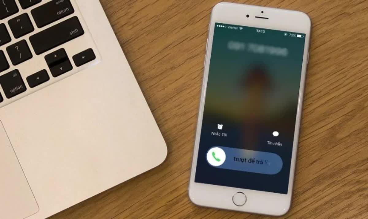 Vì sao iPhone không cho từ chối cuộc gọi khi khóa máy - Ảnh 1.