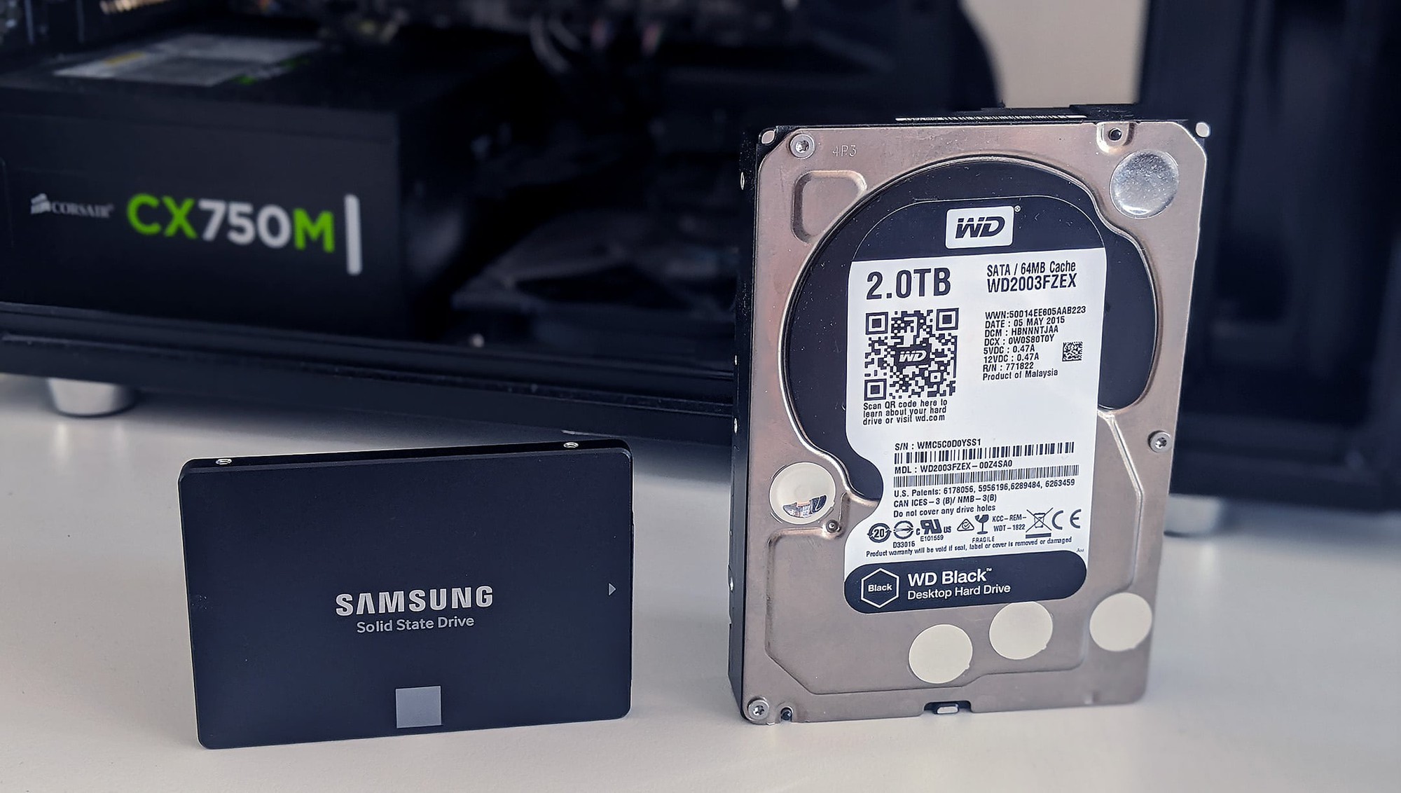Nên chọn HDD hay SSD để sao lưu dữ liệu lâu dài - Ảnh 1.