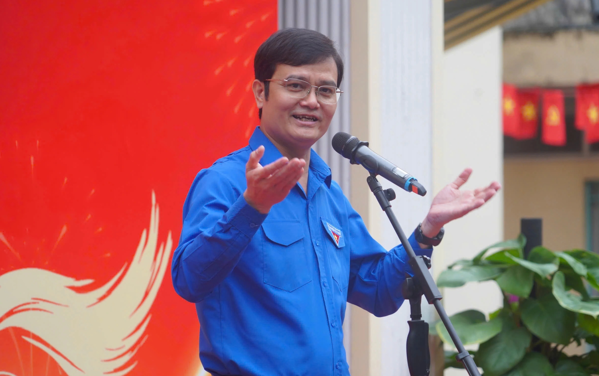 Bí thư thứ nhất T.Ư Đoàn đề cao tinh thần nêu gương dịp năm mới- Ảnh 2. Bí thư thứ nhất T.Ư Đoàn đề cao tinh thần nêu gương dịp năm mới- Ảnh 2.