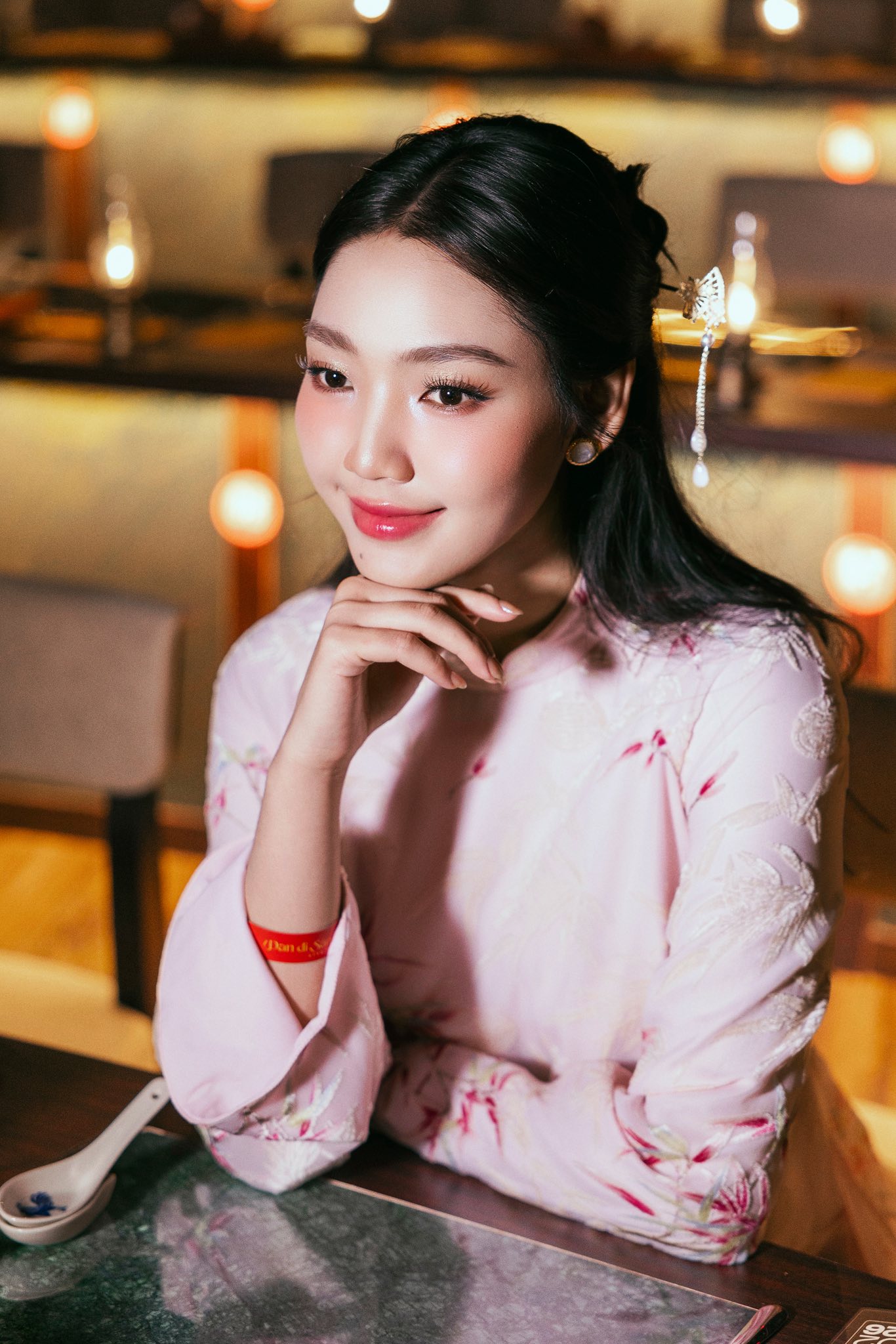 Nhan sắc diễn vi&ecirc;n 18 tuổi cao 1,75m v&agrave;o vai con g&aacute;i Trường Giang trong phim tết- Ảnh 1.