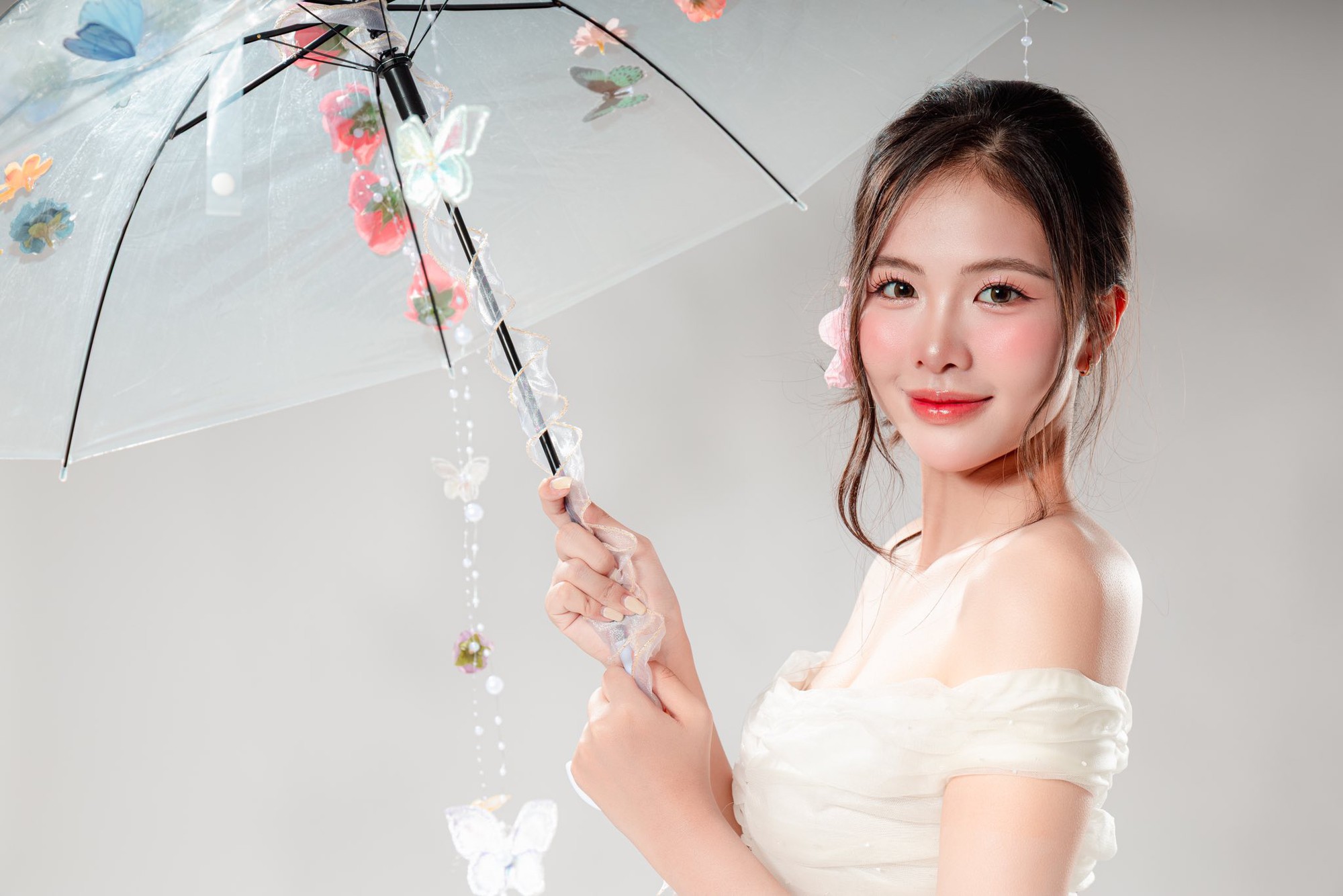 Á hậu sinh viên hòa bình và ý chí không bỏ cuộc trước khó khăn- Ảnh 1. Á hậu sinh viên hòa bình và ý chí không bỏ cuộc trước khó khăn- Ảnh 1.