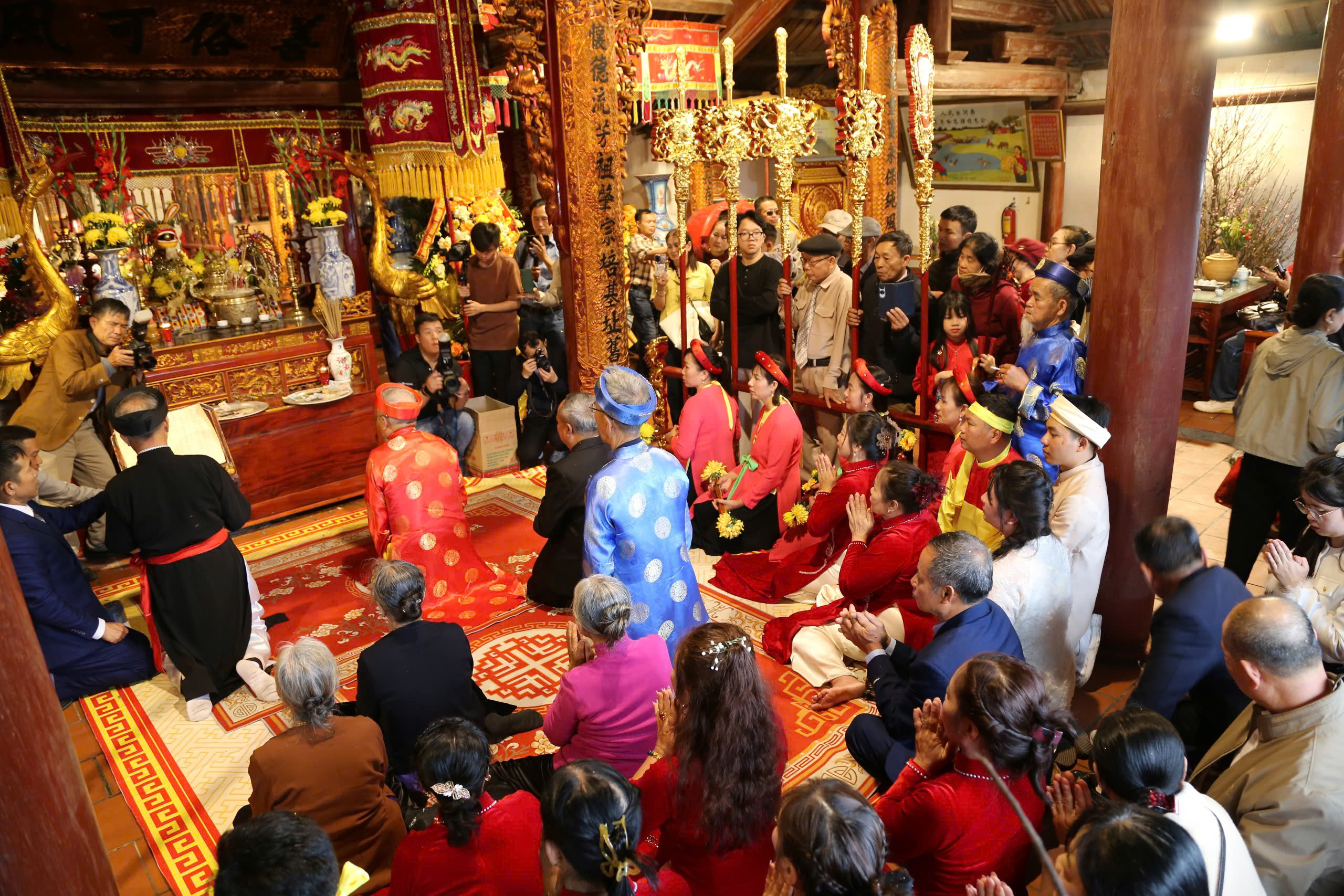 Lễ hội Ti&ecirc;n C&ocirc;ng: Con rể quỳ đ&oacute;n bố vợ thượng thọ - Ảnh 7.