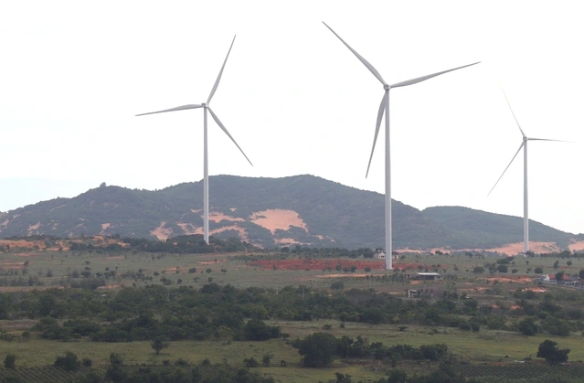 Vướng sai phạm, 19 dự án điện gió, điện mặt trời ở Lâm Đồng chưa có lối ra - Ảnh 2. Vướng sai phạm, 19 dự án điện gió, điện mặt trời ở Lâm Đồng chưa có lối ra - Ảnh 2.