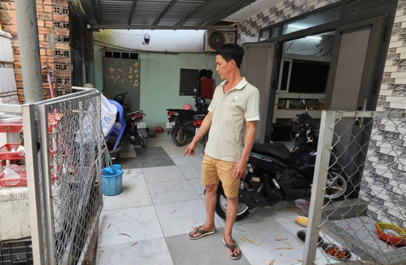 Cầu cứu vì bị nhóm người đánh gãy sống mũi ngay trước nhà - Ảnh 3.