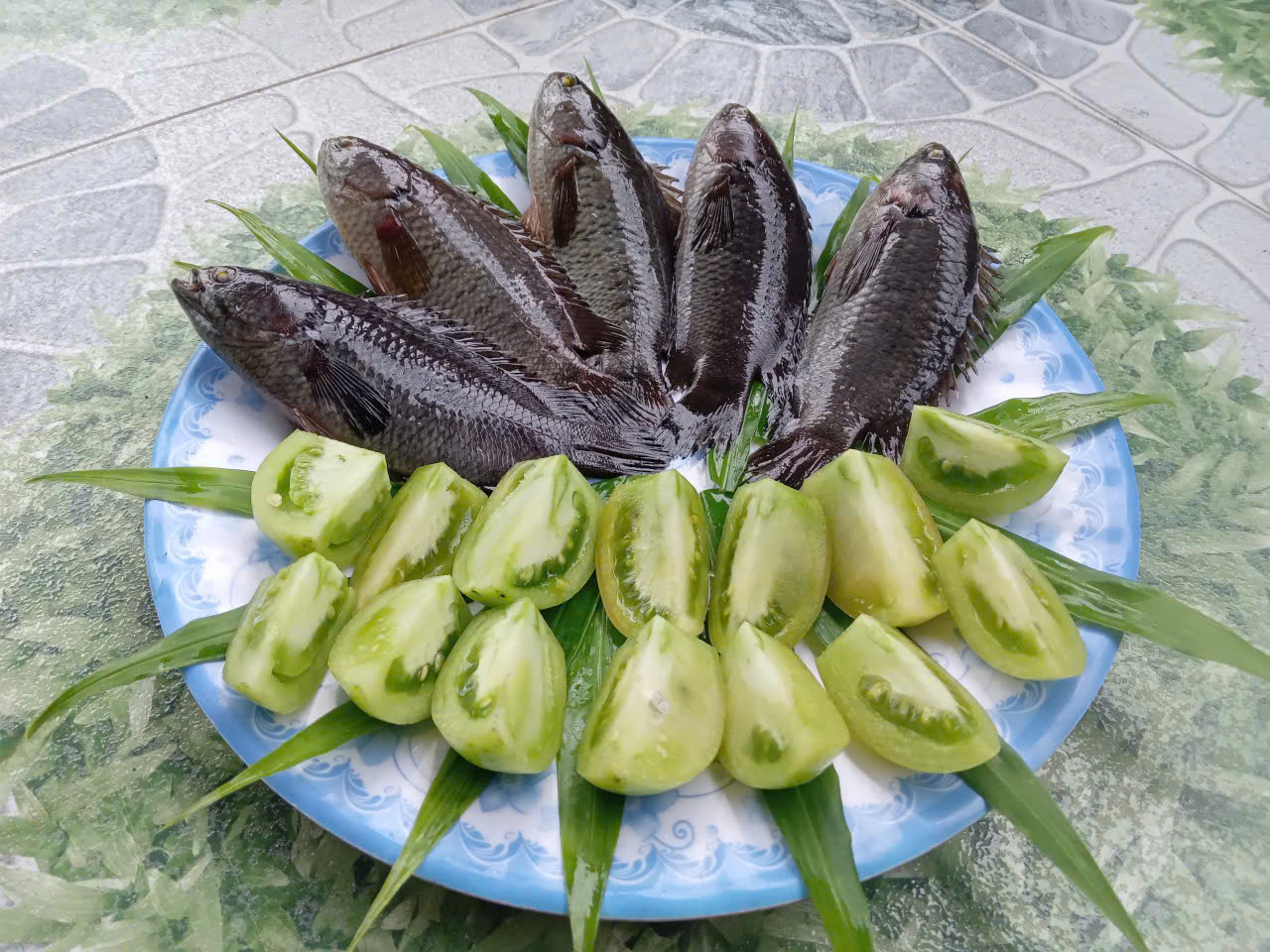 Taste of home: Braised snakehead fish with green tomatoes