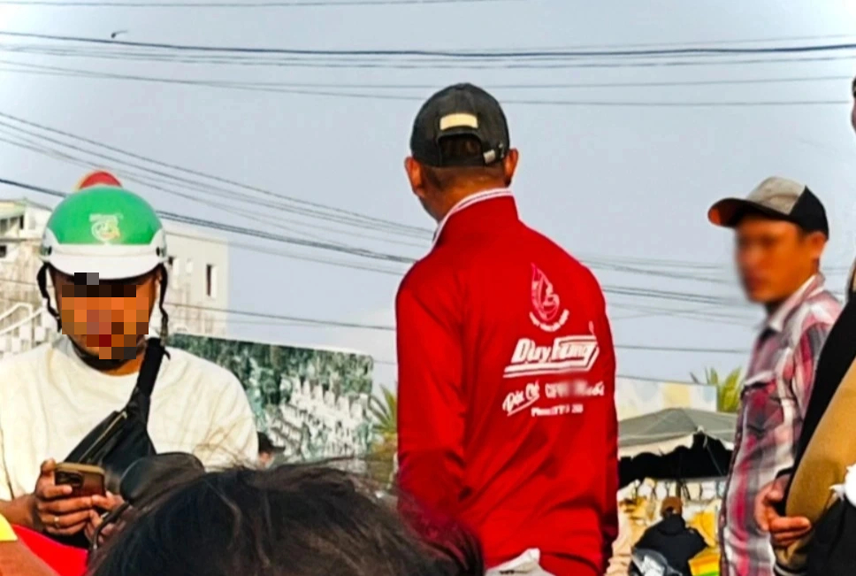 “Cò vé” trục lợi ở bến tàu đi Phú Quốc - Ảnh 4.