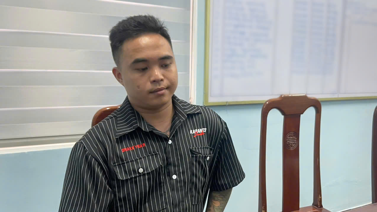 Thanh niên đứng trước trụ sở công an, nhận là 'người trong ngành' để lừa đảo- Ảnh 1.