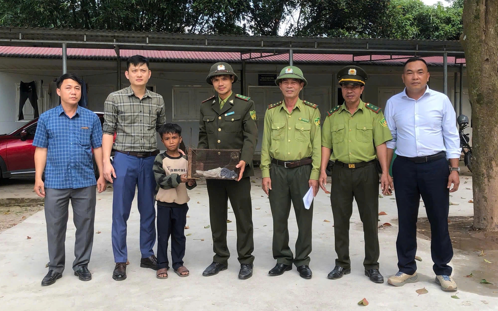 Quảng Trị: Học sinh lớp 4 giao nộp cá thể rái cá quý hiếm- Ảnh 2.