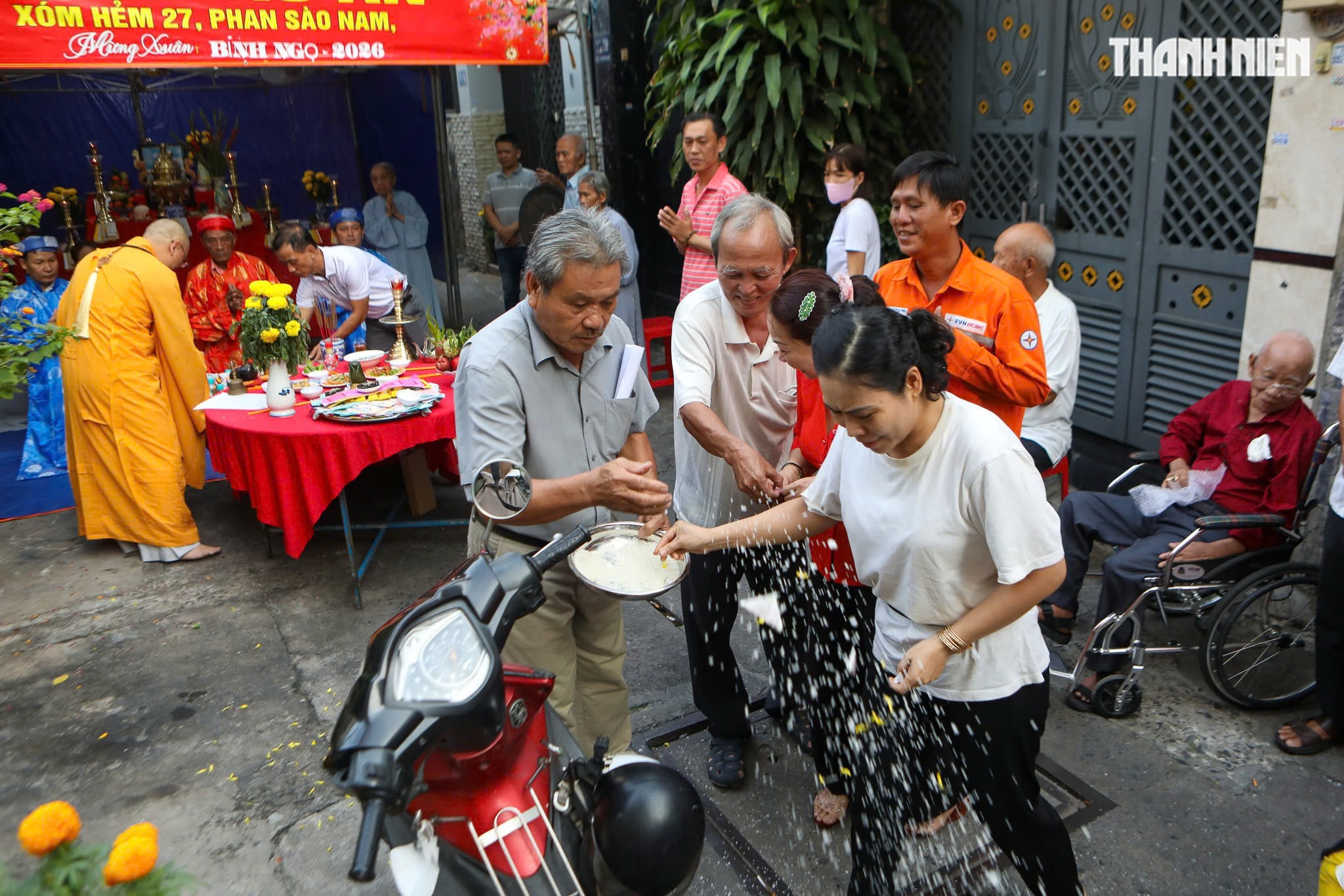 Lễ cúng xóm cầu an của 'người Quảng' ở TP.HCM - Ảnh 6.