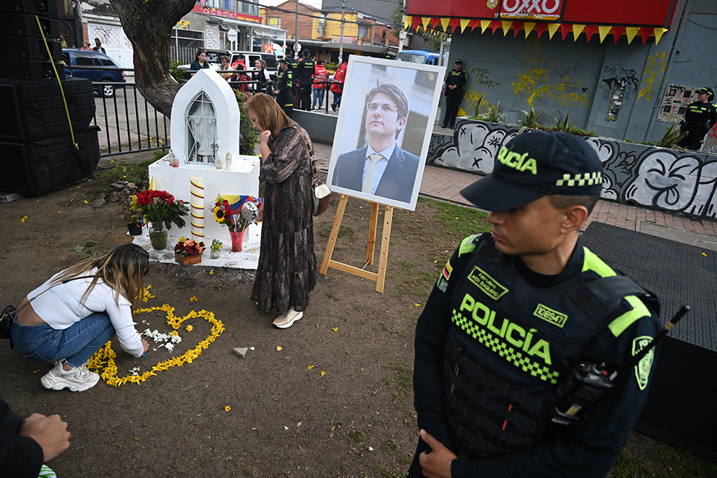 Bầu cử Colombia 2026 trước n&ograve;ng s&uacute;ng: Bạo lực v&agrave; sự đe dọa c&aacute;c ứng vi&ecirc;n - Ảnh 1.