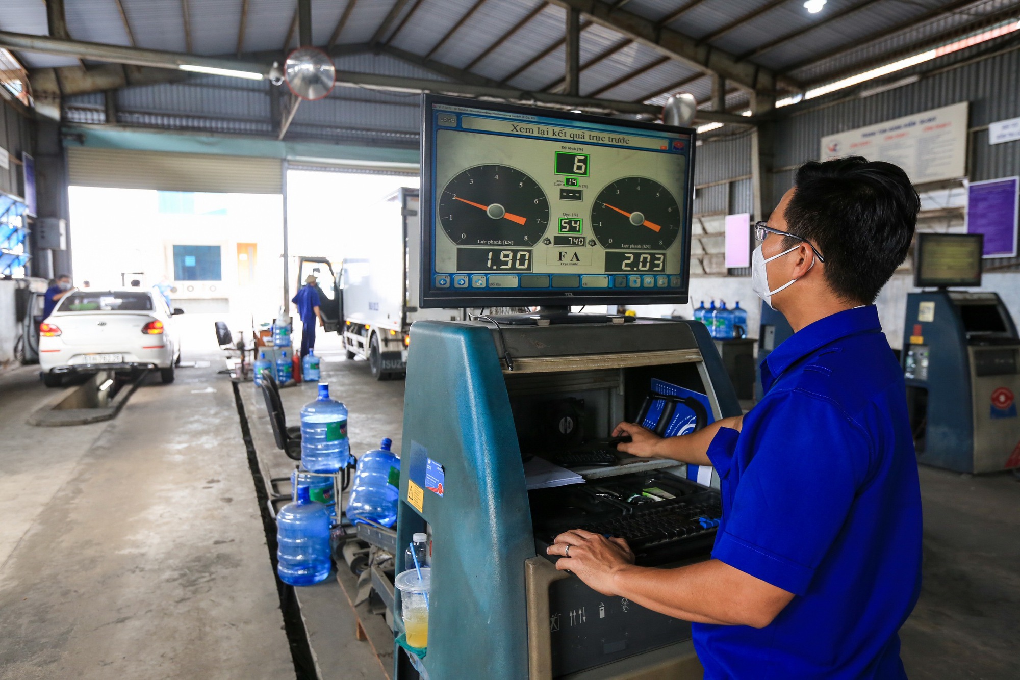 'Siết' kiểm định kh&iacute; thải &ocirc; t&ocirc;- Ảnh 3.