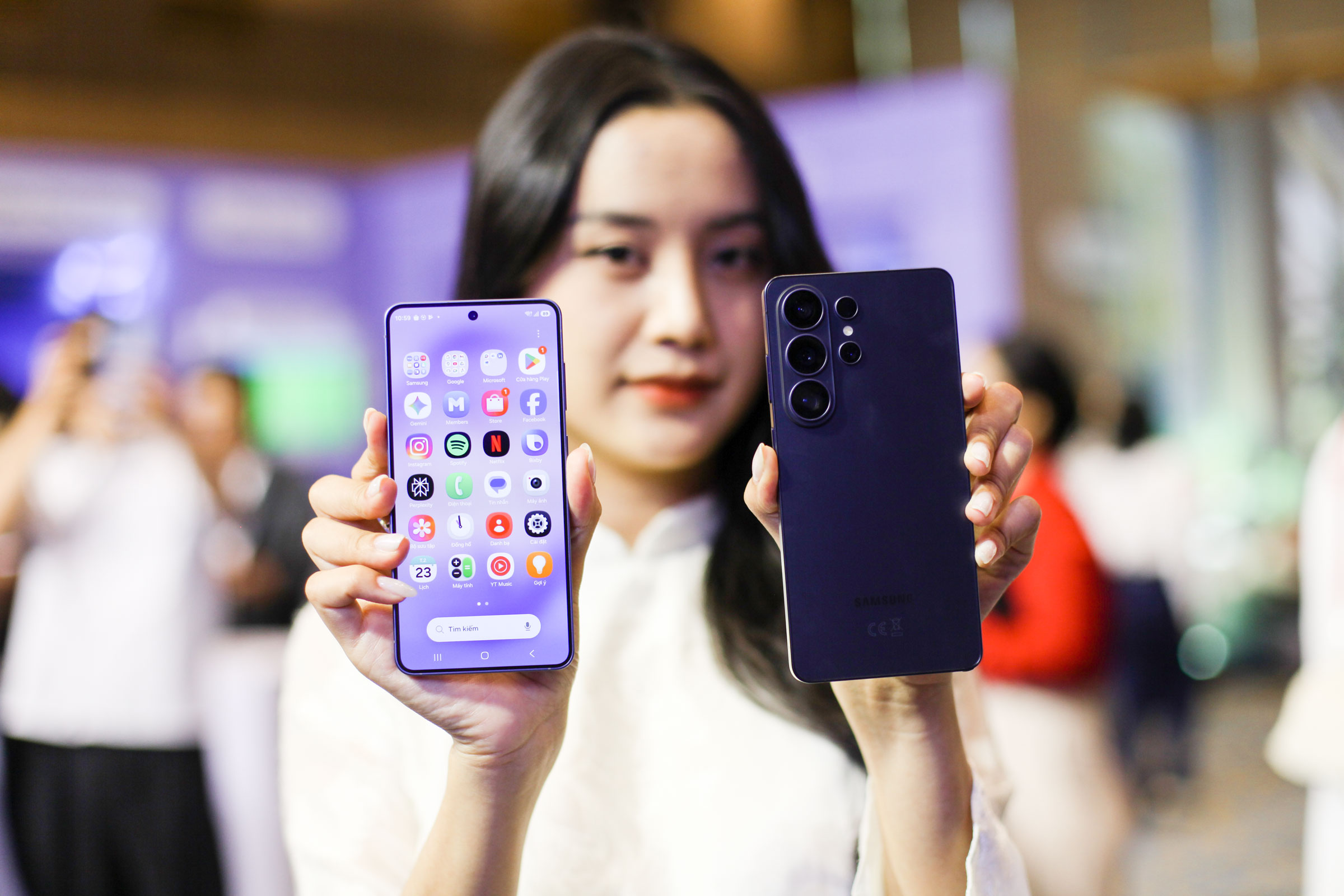 Galaxy S26 - AI Phone đầu tiên của Samsung trình làng, giá từ 25,9 triệu - Ảnh 1. Galaxy S26 - AI Phone đầu tiên của Samsung trình làng, giá từ 25,9 triệu - Ảnh 1.