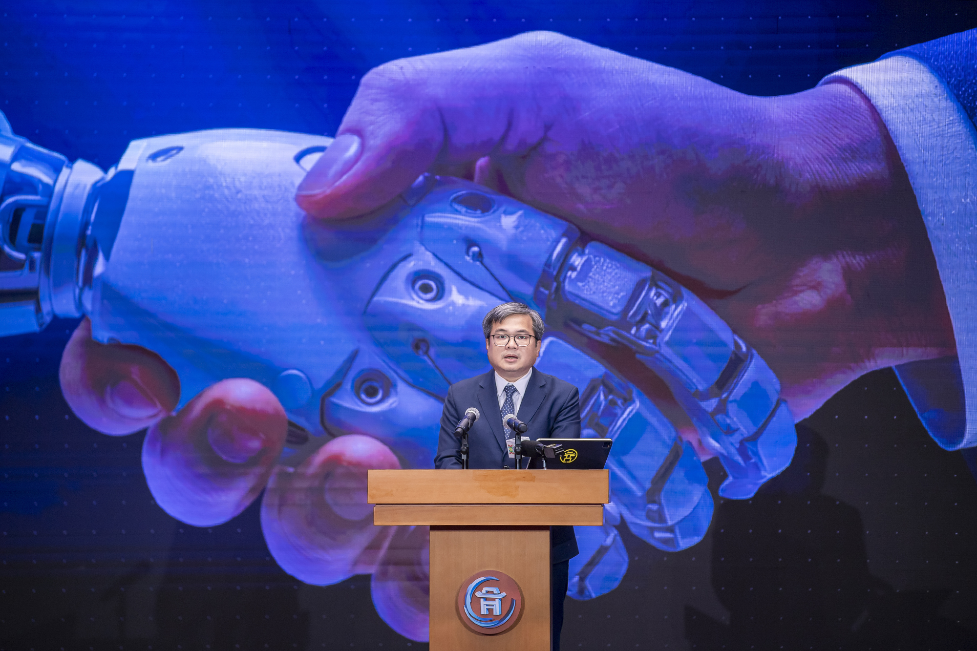 'Bộ não' chuyển đổi số của Thủ đô đi vào hoạt động - Ảnh 1.