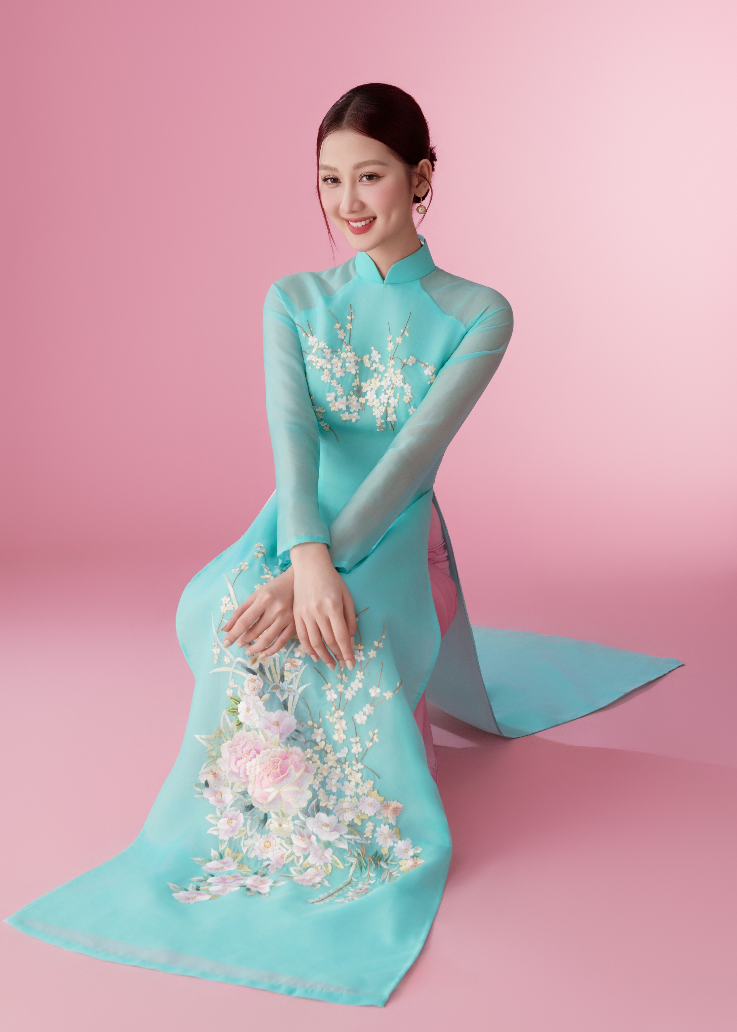 Sắc vóc của Miss Grand Vietnam Quế Anh ở tuổi 25 - Ảnh 4.