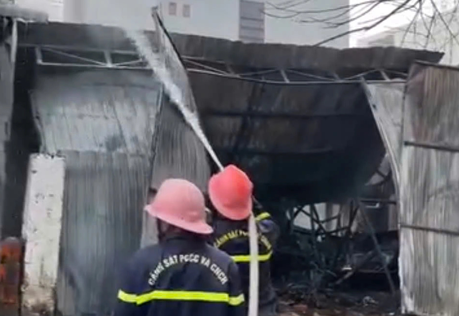 Cháy kho xe điện ở Gia Lai- Ảnh 2.