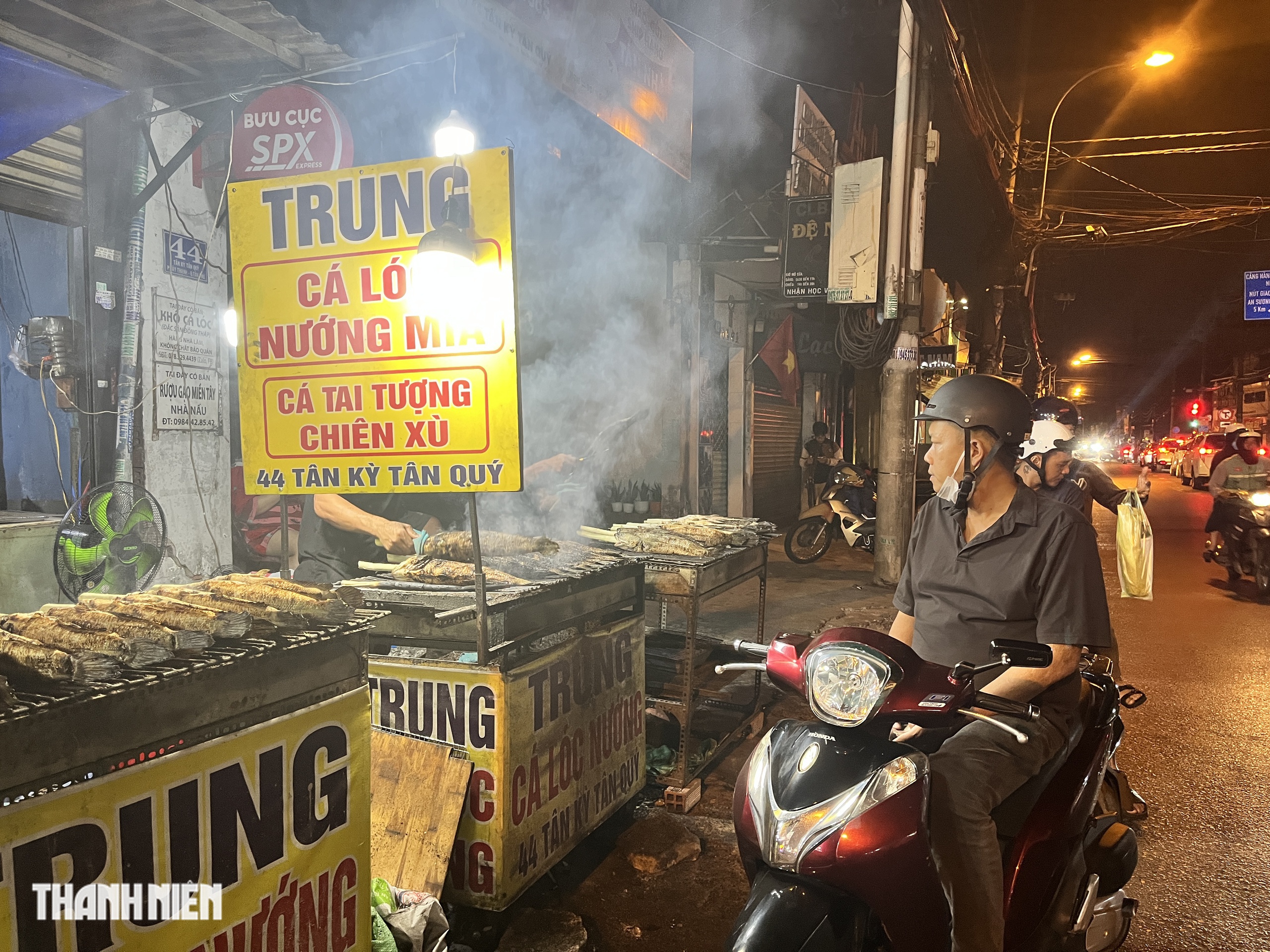 Cá lóc nướng vía Thần Tài ở TP.HCM: Vắng dần cảnh chuẩn bị vài tấn - Ảnh 9.
