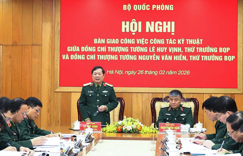 2 thượng tướng b&agrave;n giao c&ocirc;ng việc quan trọng trong qu&acirc;n đội- Ảnh 1.