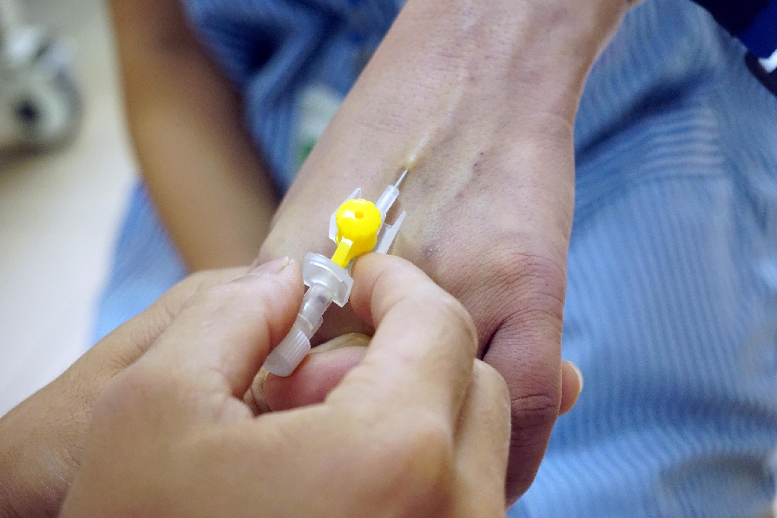 Thêm thuốc ung thư thế hệ mới vào danh mục BHYT năm 2026 - Ảnh 1.