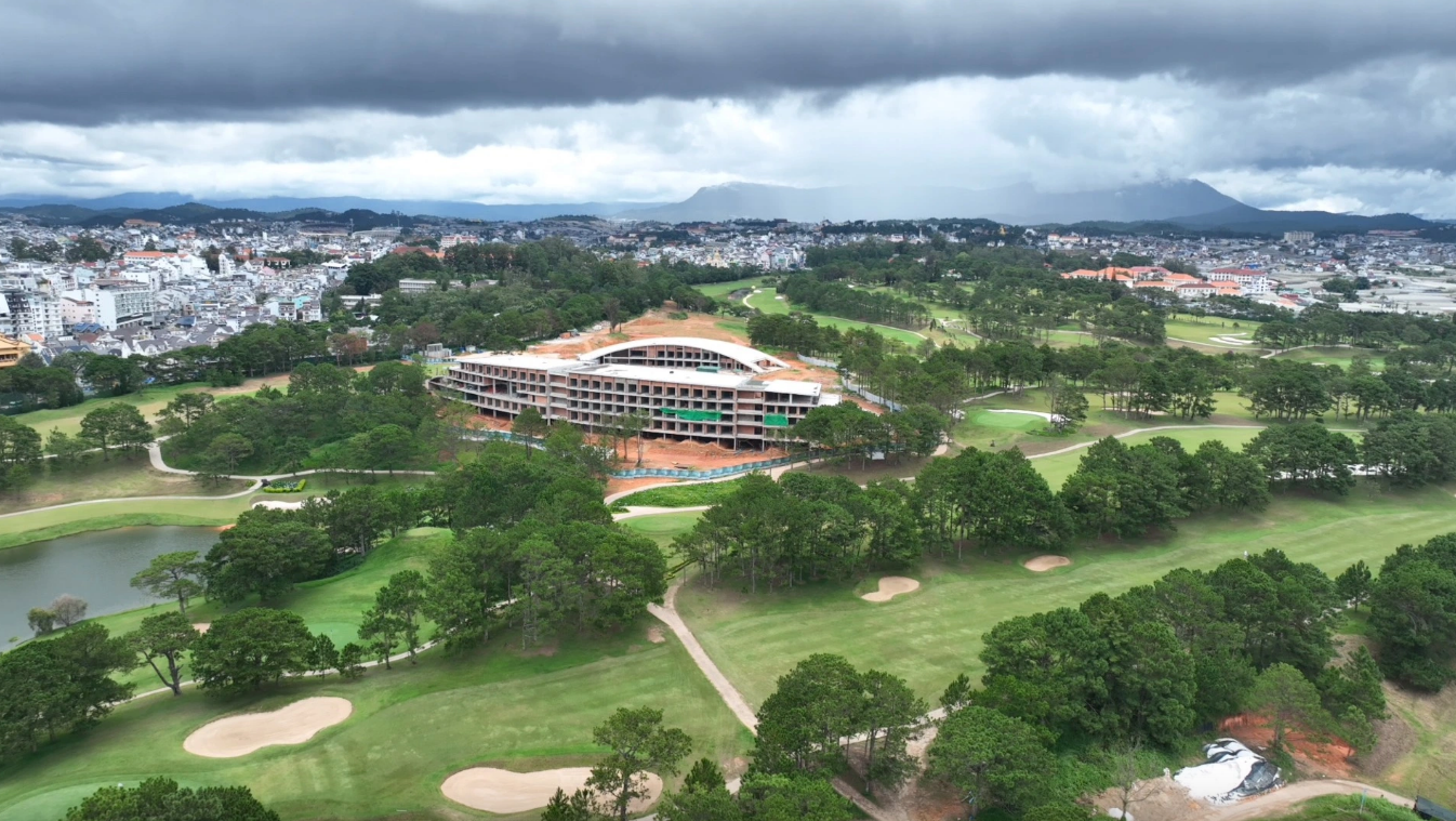 Lâm Đồng đề nghị 'gỡ khó' cho dự án rừng dầu Hồng Liêm, sân golf Đồi Cù - Ảnh 1.