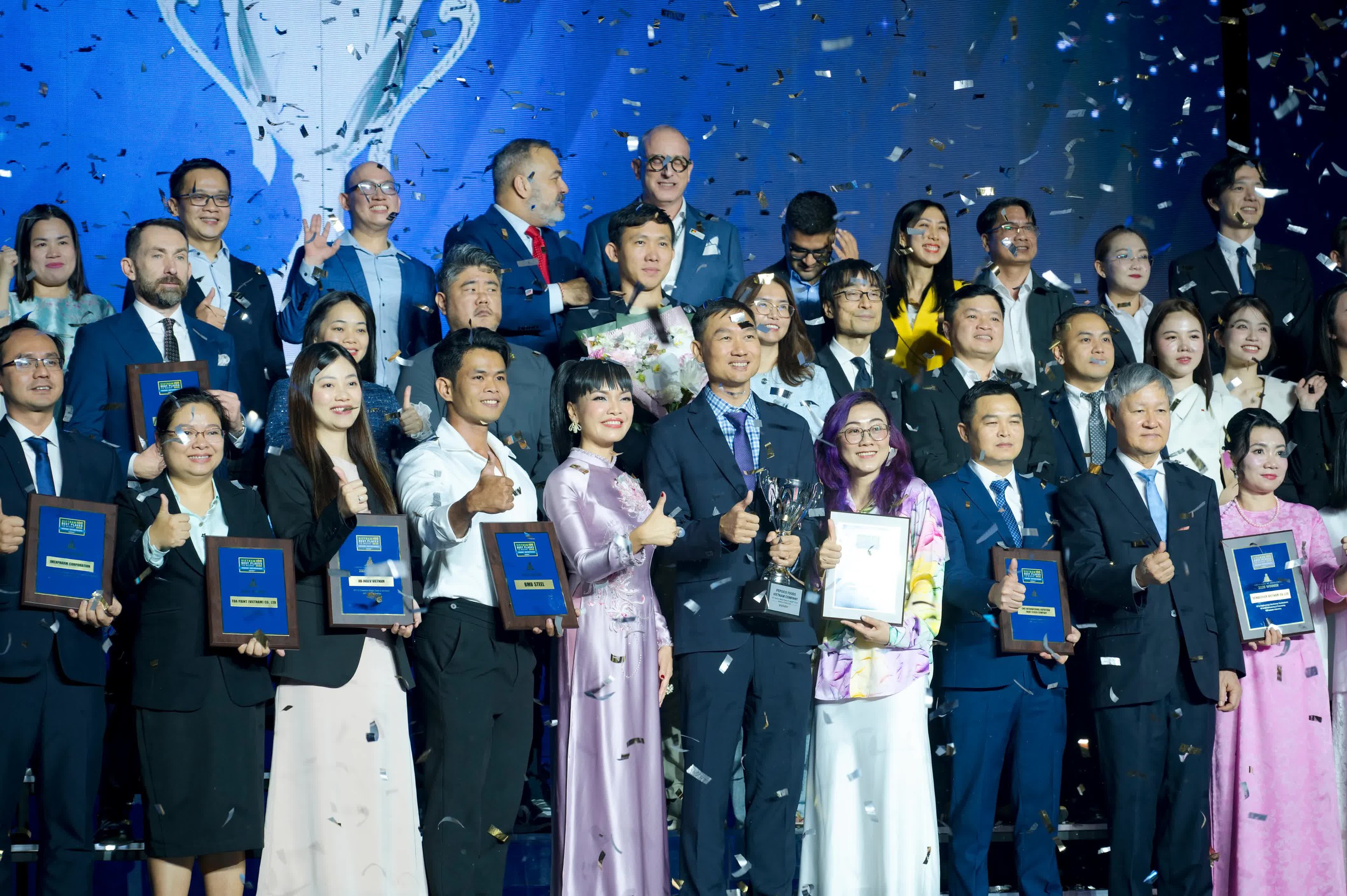 Đi tìm nơi làm việc tốt nhất 2026: Tiền lương, thưởng cao là chưa đủ- Ảnh 1. Đi tìm nơi làm việc tốt nhất 2026: Tiền lương, thưởng cao là chưa đủ- Ảnh 1.