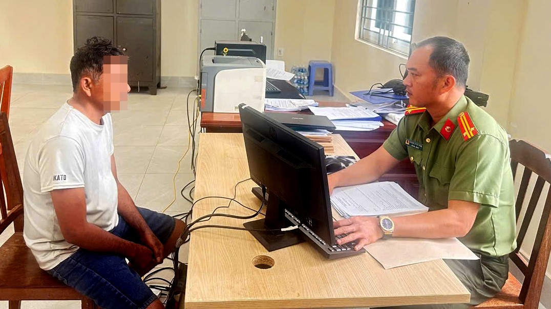 Xúc phạm, thách thức lực lượng công an trên mạng xã hội, 2 người bị triệu tập- Ảnh 1.