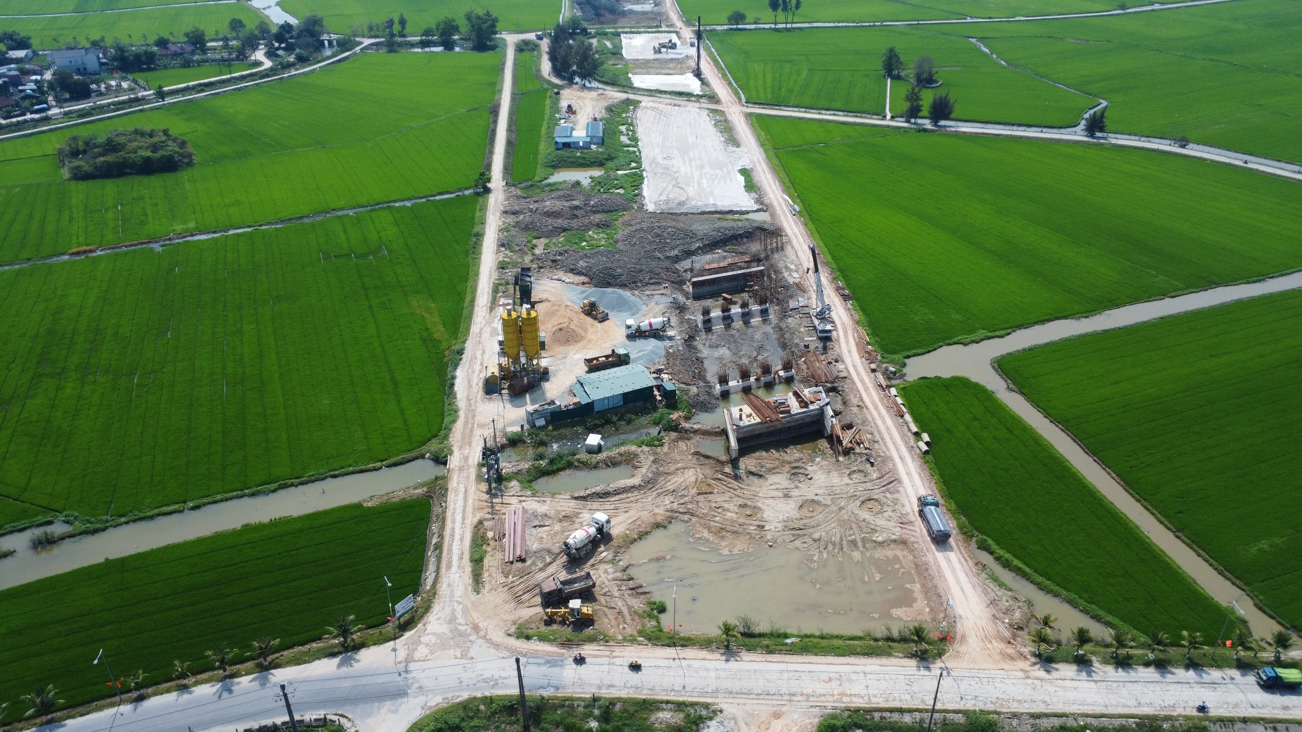 Ì ạch dự án đường nghìn tỉ nối sân bay Phú Bài với trung tâm TP.Huế- Ảnh 5. Ì ạch dự án đường nghìn tỉ nối sân bay Phú Bài với trung tâm TP.Huế- Ảnh 5.