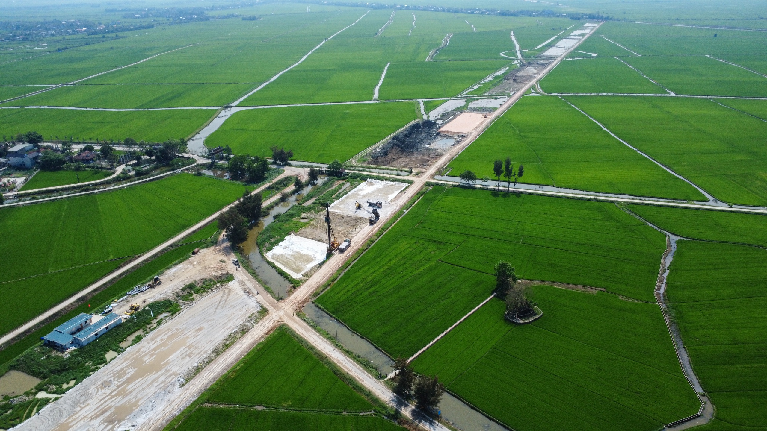 Ì ạch dự án đường nghìn tỉ nối sân bay Phú Bài với trung tâm TP.Huế- Ảnh 1. Ì ạch dự án đường nghìn tỉ nối sân bay Phú Bài với trung tâm TP.Huế- Ảnh 1.