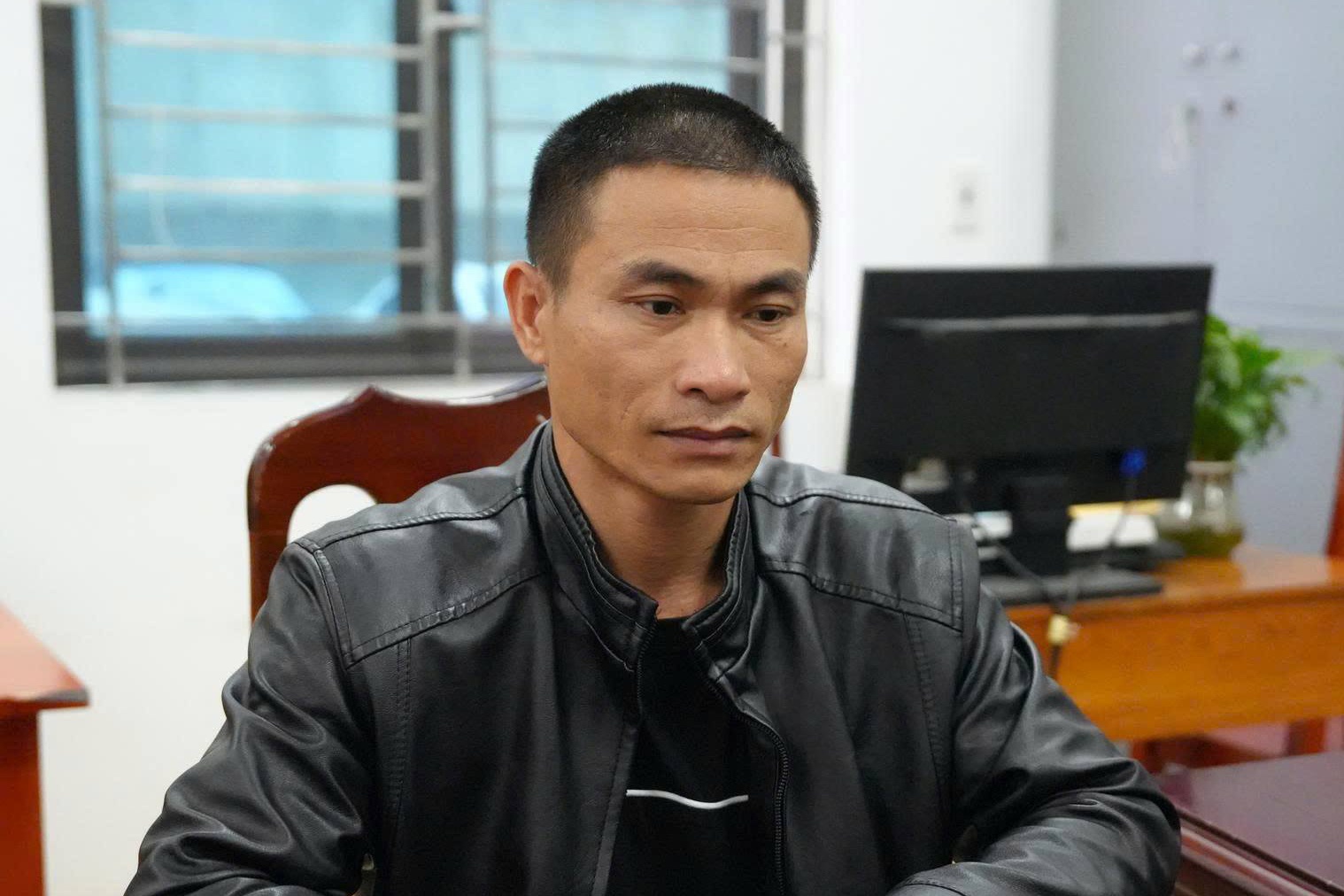 Vụ lật tàu làm 6 người chết ở hồ Thác Bà: Bắt thêm lái tàu chở đá - Ảnh 1.