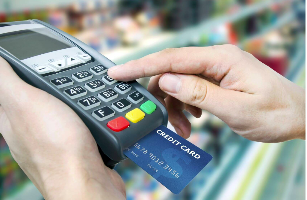 Hàng loạt chiêu trò lừa đảo nhắm vào thẻ ngân hàng- Ảnh 2. Hàng loạt chiêu trò lừa đảo nhắm vào thẻ ngân hàng- Ảnh 2.