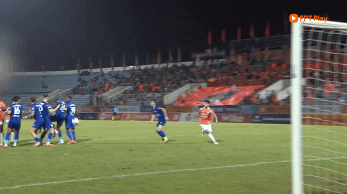 CLB Đ&agrave; Nẵng thăng hoa, thắng đậm PVF-CAND: Vẫn ch&igrave;m s&acirc;u dưới đ&aacute;y bảng xếp hạng - Ảnh 1.