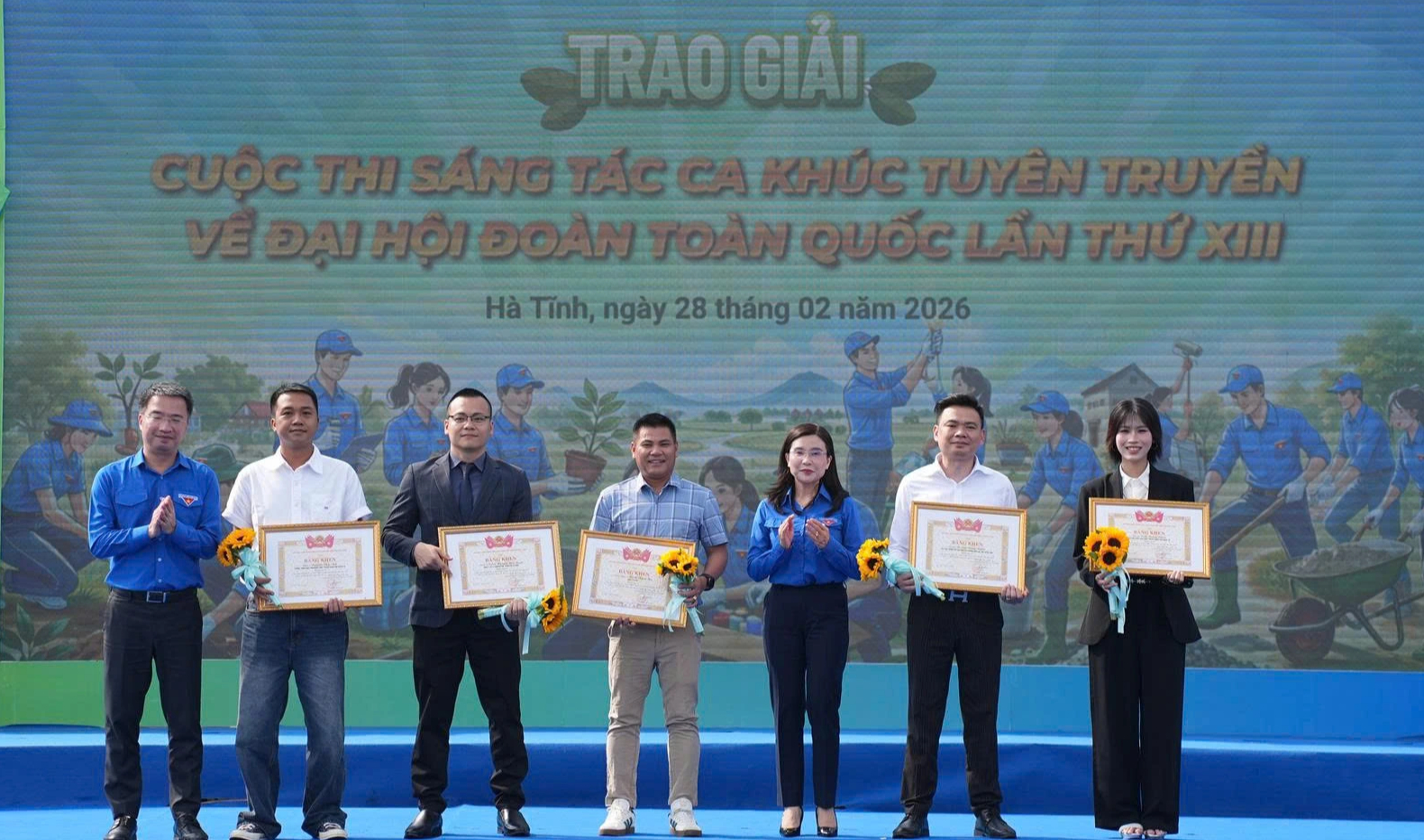 Ra qu&acirc;n Th&aacute;ng Thanh ni&ecirc;n, ph&aacute;t động Tết trồng c&acirc;y  nhớ ơn B&aacute;c Hồ - Ảnh 8.