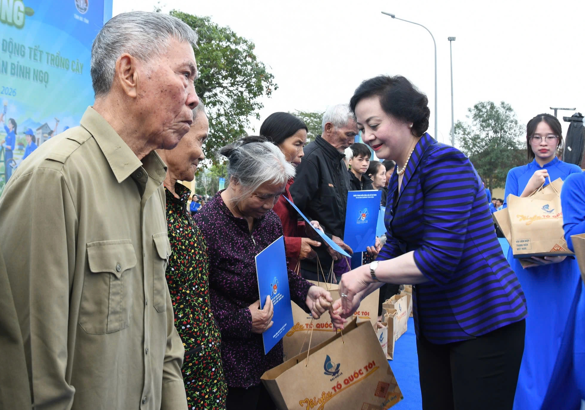 Phó thủ tướng gửi trọn niềm tin vào người trẻ - Ảnh 3. Phó thủ tướng gửi trọn niềm tin vào người trẻ - Ảnh 3.
