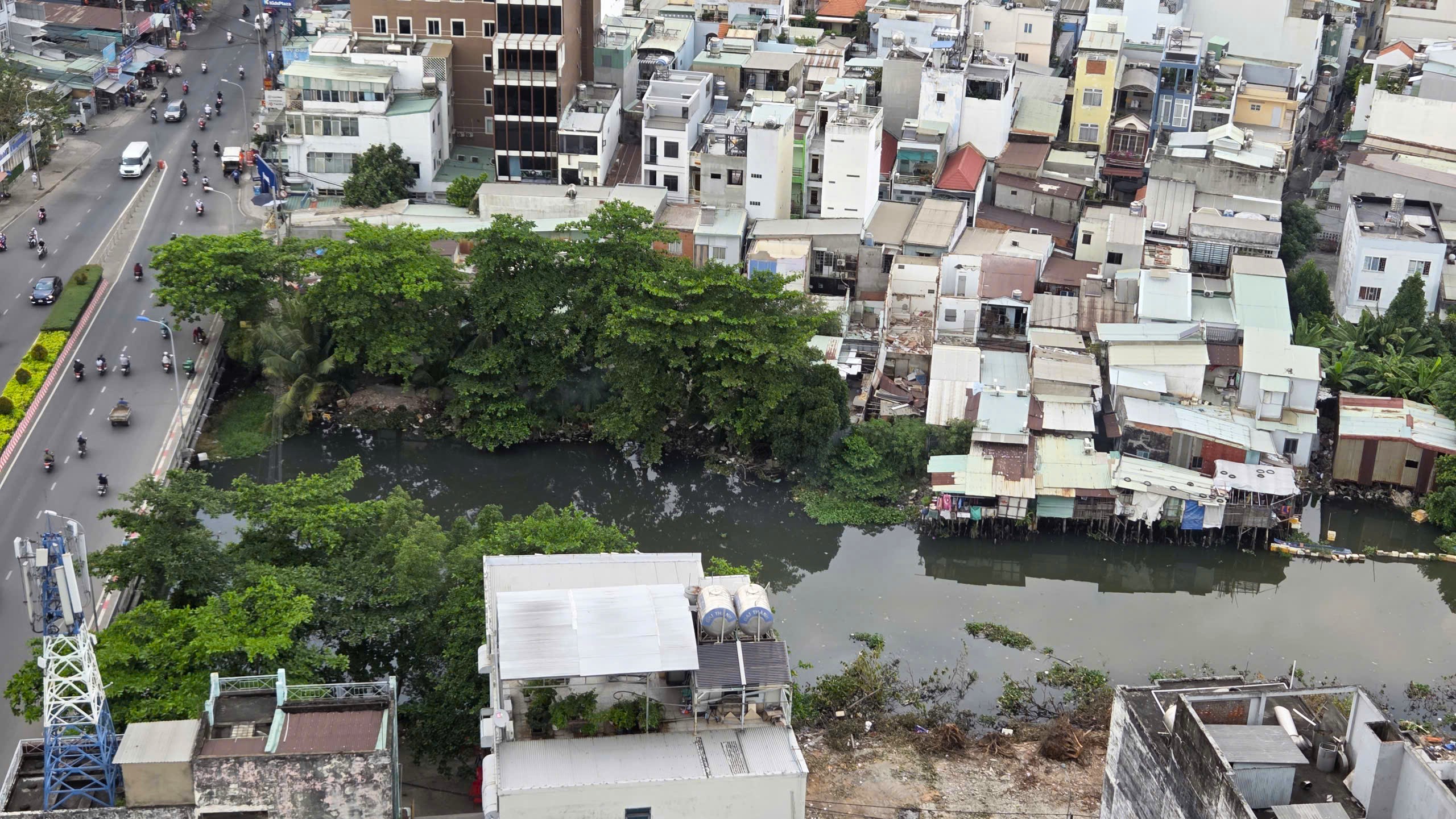 Những dự án, chỉ tiêu 'nặng ký' trong kế hoạch tăng trưởng 2 con số của TP.HCM - Ảnh 1.